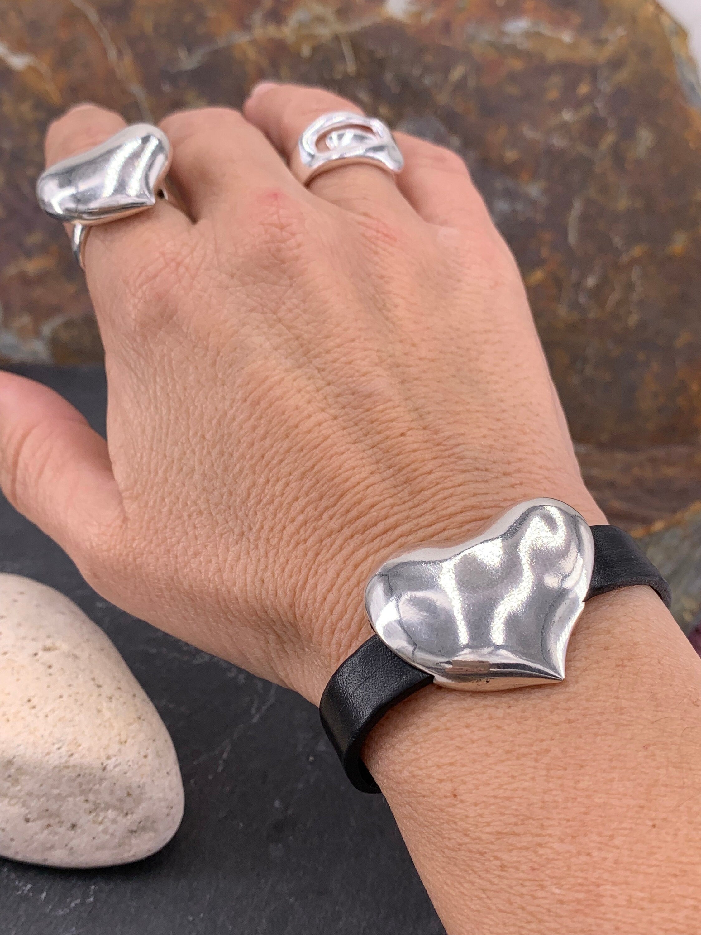 chunky silver heart leather bracelet, women leather cuf bracelet, silver bracelet, statement heart bracelet, heart bracelet, gift for her