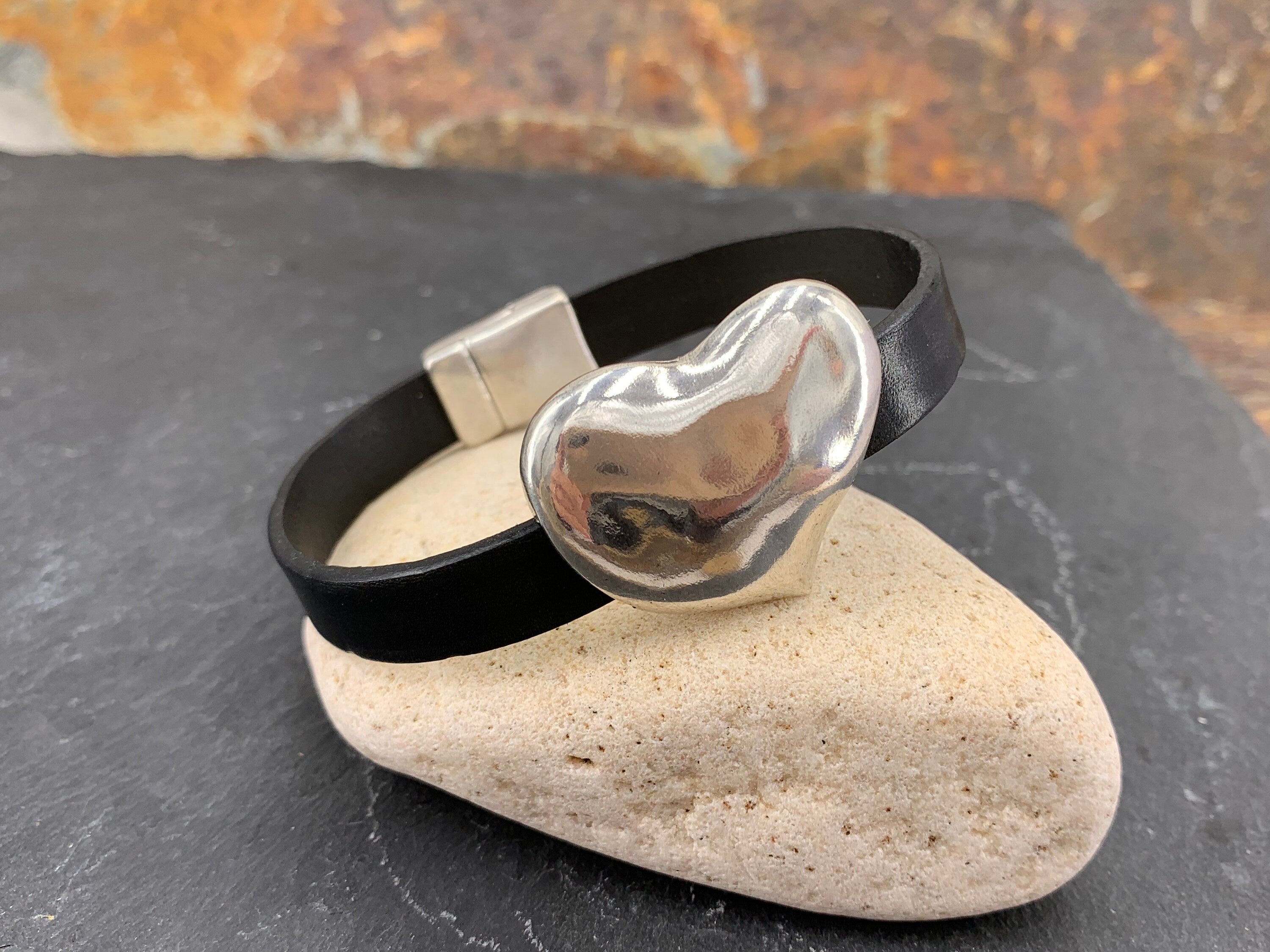 chunky silver heart leather bracelet, women leather cuf bracelet, silver bracelet, statement heart bracelet, heart bracelet, gift for her