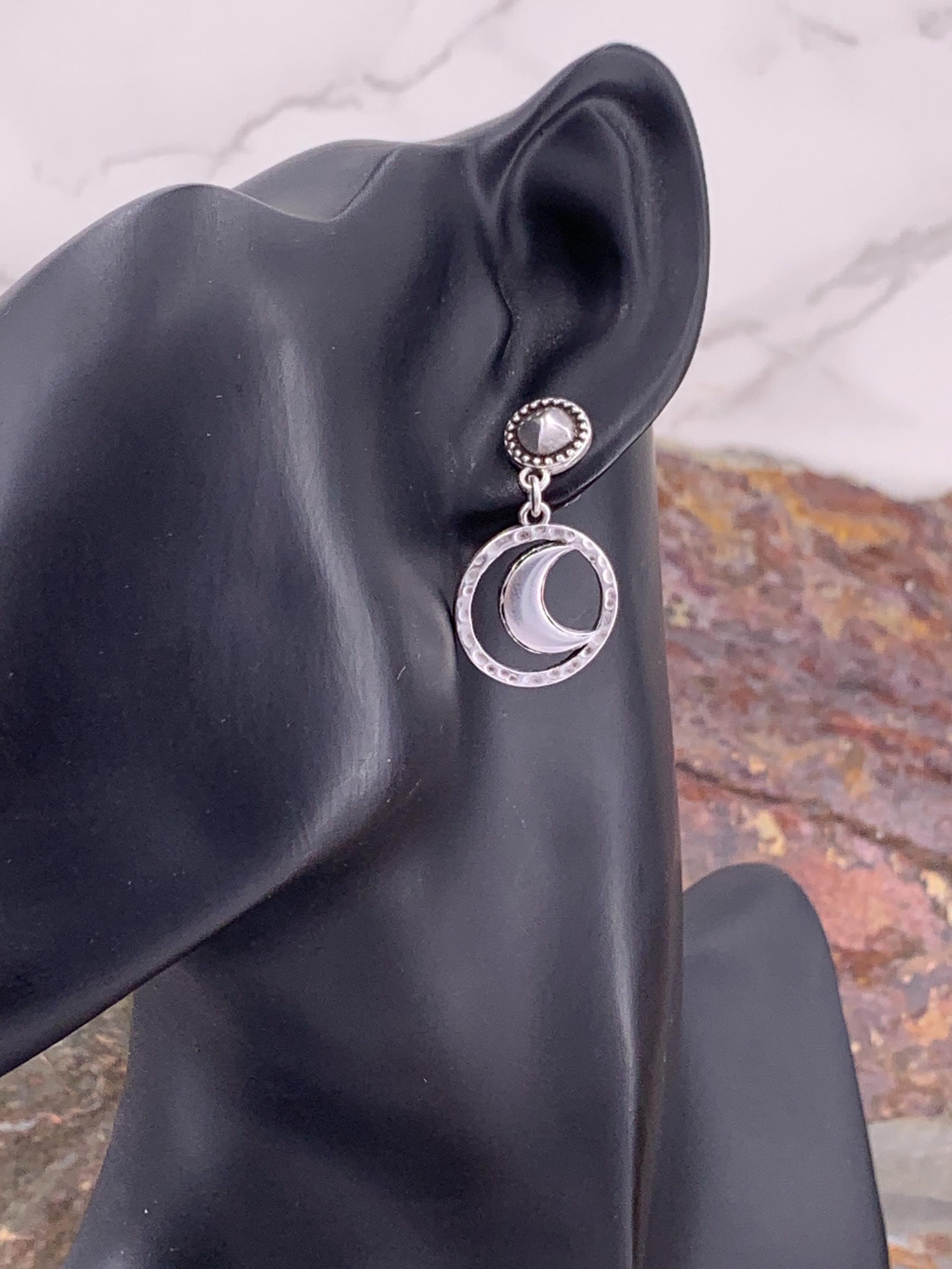 Moon silver dropped earring, carved moon earrings, silver tribal earrings, engraved drop earrings, bohemian earrings, uno de 50 style,