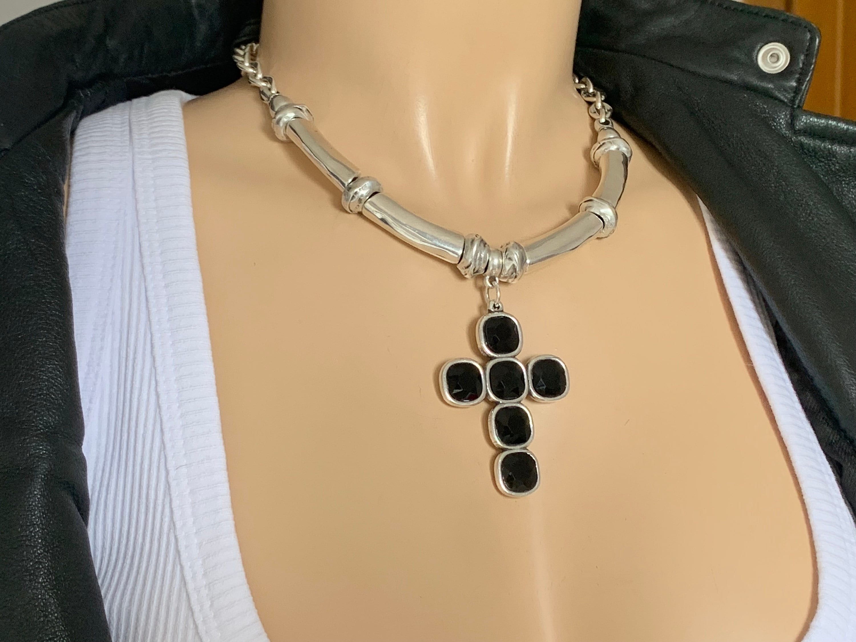 Big cross crystal pendant chunky silcer necklace, statement cross necklace, Swarovski cross pendant necklace, voluminous necklace,