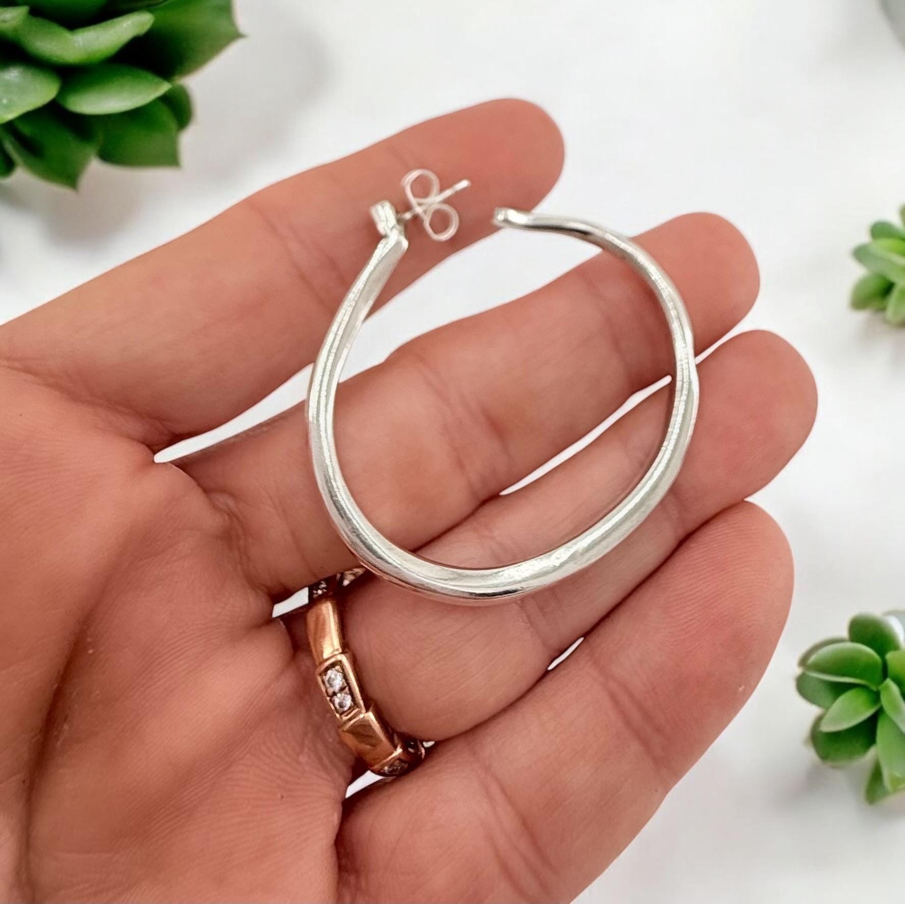 Large chunky silver hoops earring, bold silver hoop earrings, statement hoops, bulky hoops, big hoops earrings, uno de 50 style, women gift