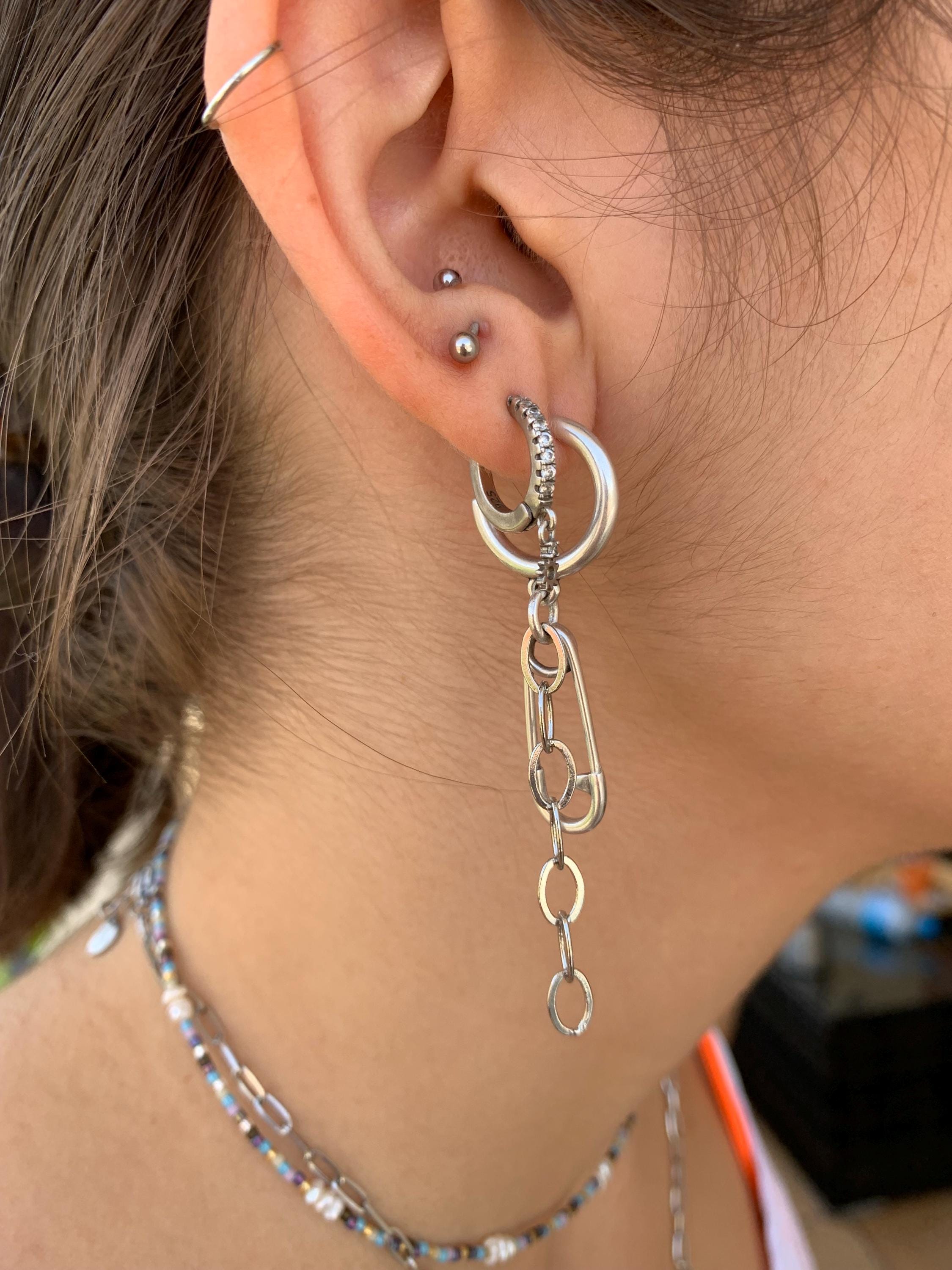 Mismatched silver long earrings, chain and safey pin earrings, punk earrings, long earrings, dangling chain earrings, hop dropped earrings