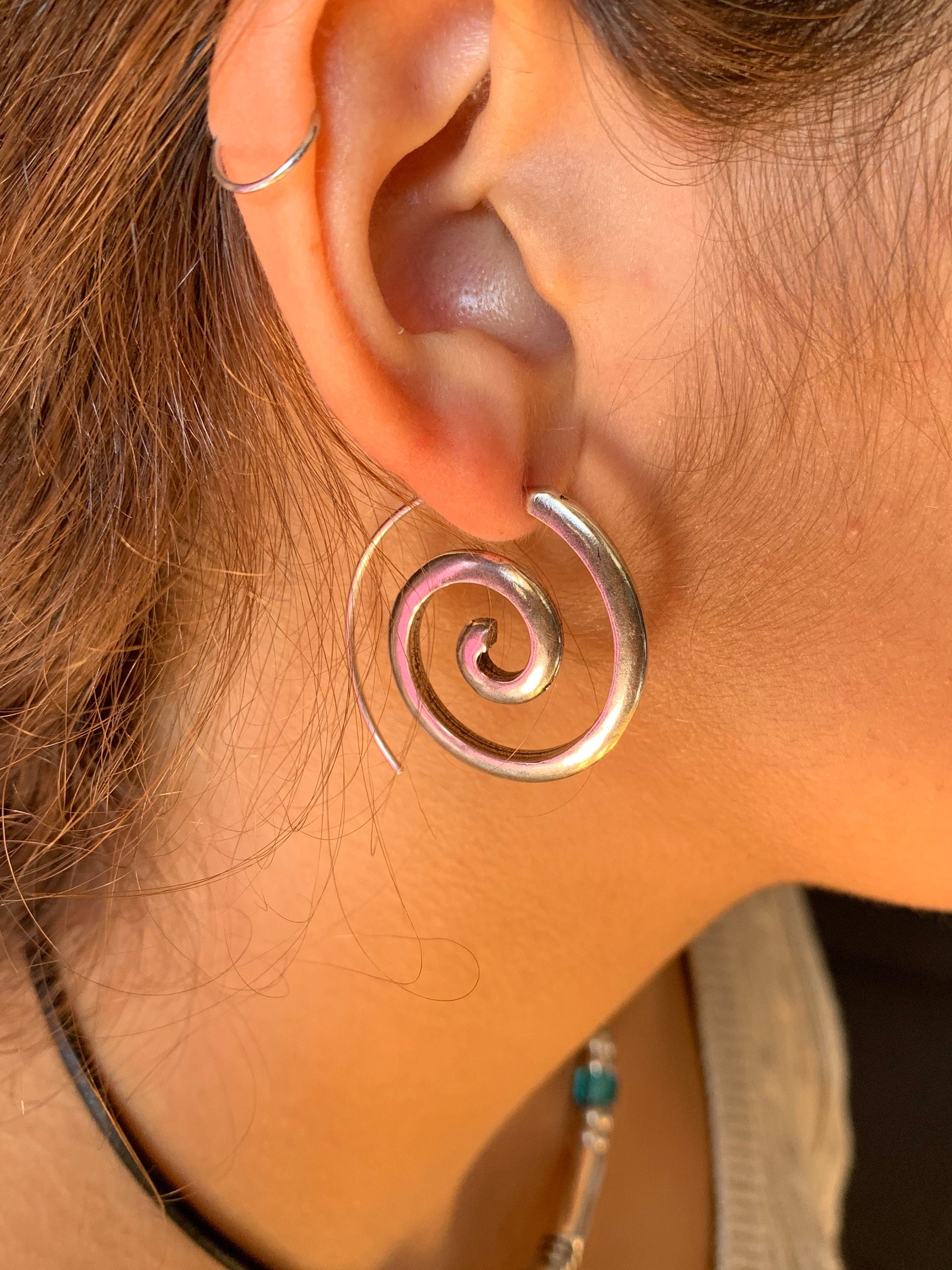 Pendientes de espiral de plata gruesa, pendientes de plata de estilo étnico, pendientes llamativos, pendientes de aro grandes boho,