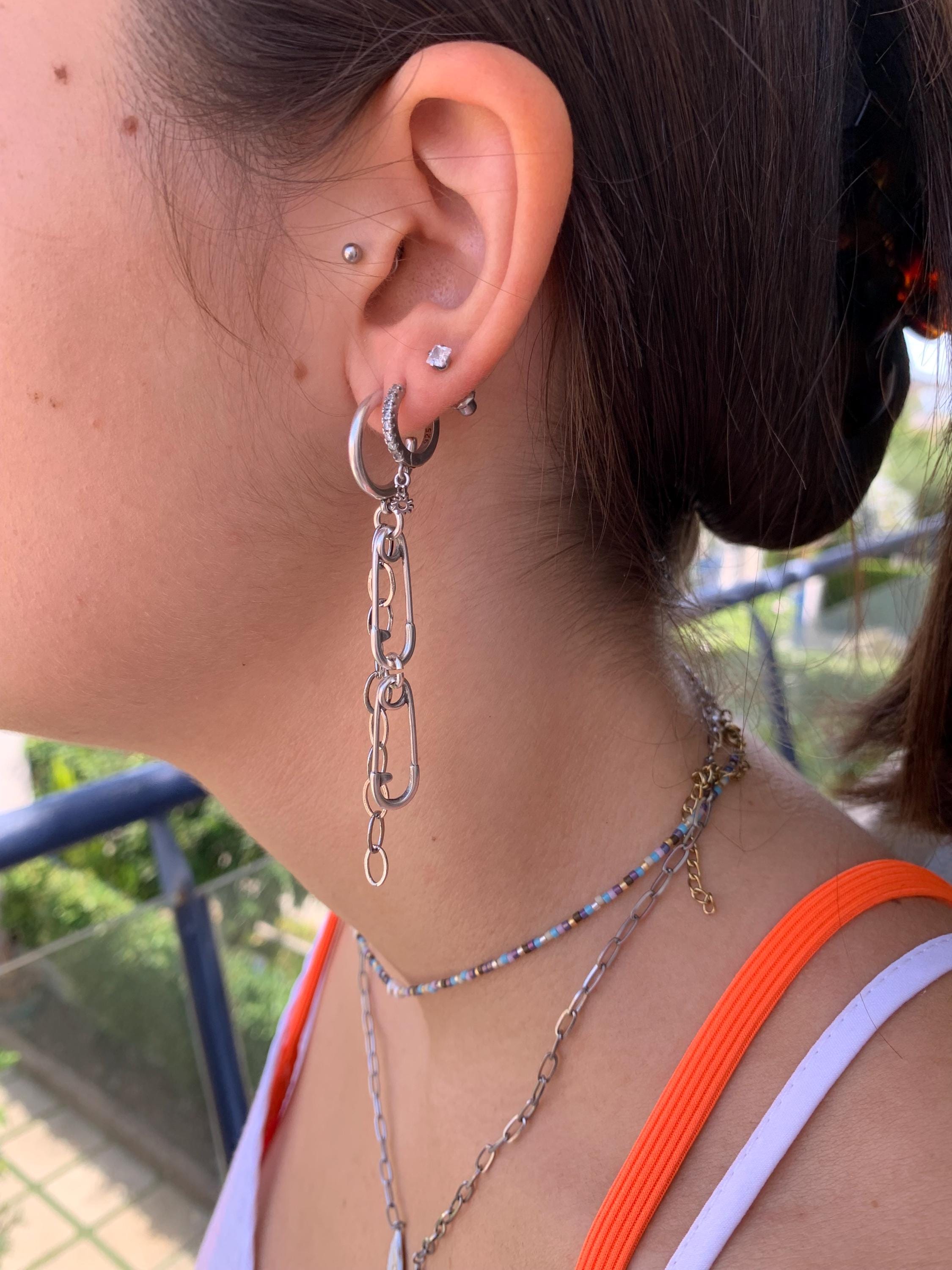 Mismatched silver long earrings, chain and safey pin earrings, punk earrings, long earrings, dangling chain earrings, hop dropped earrings