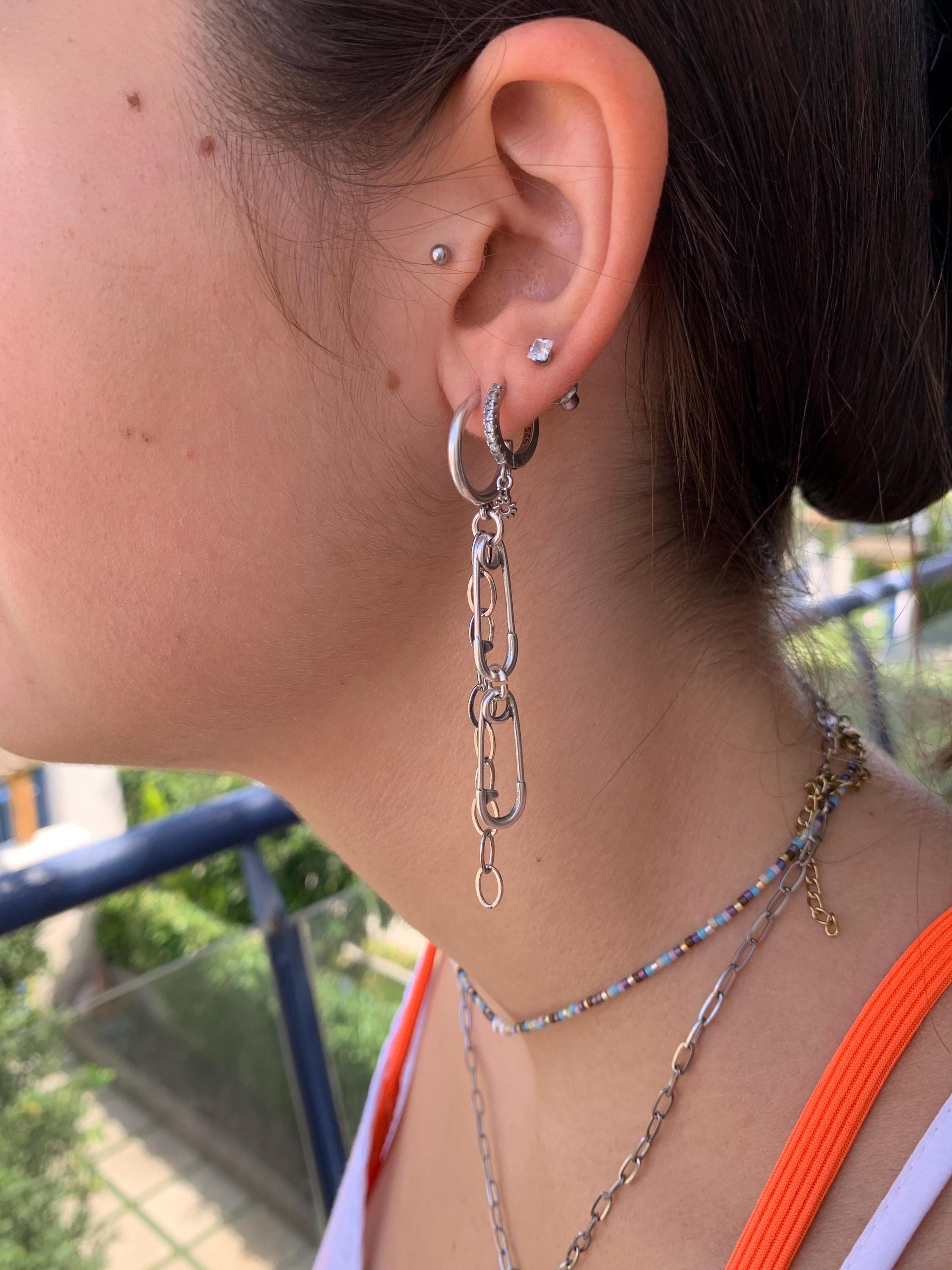 Mismatched silver long earrings, chain and safey pin earrings, punk earrings, long earrings, dangling chain earrings, hop dropped earrings