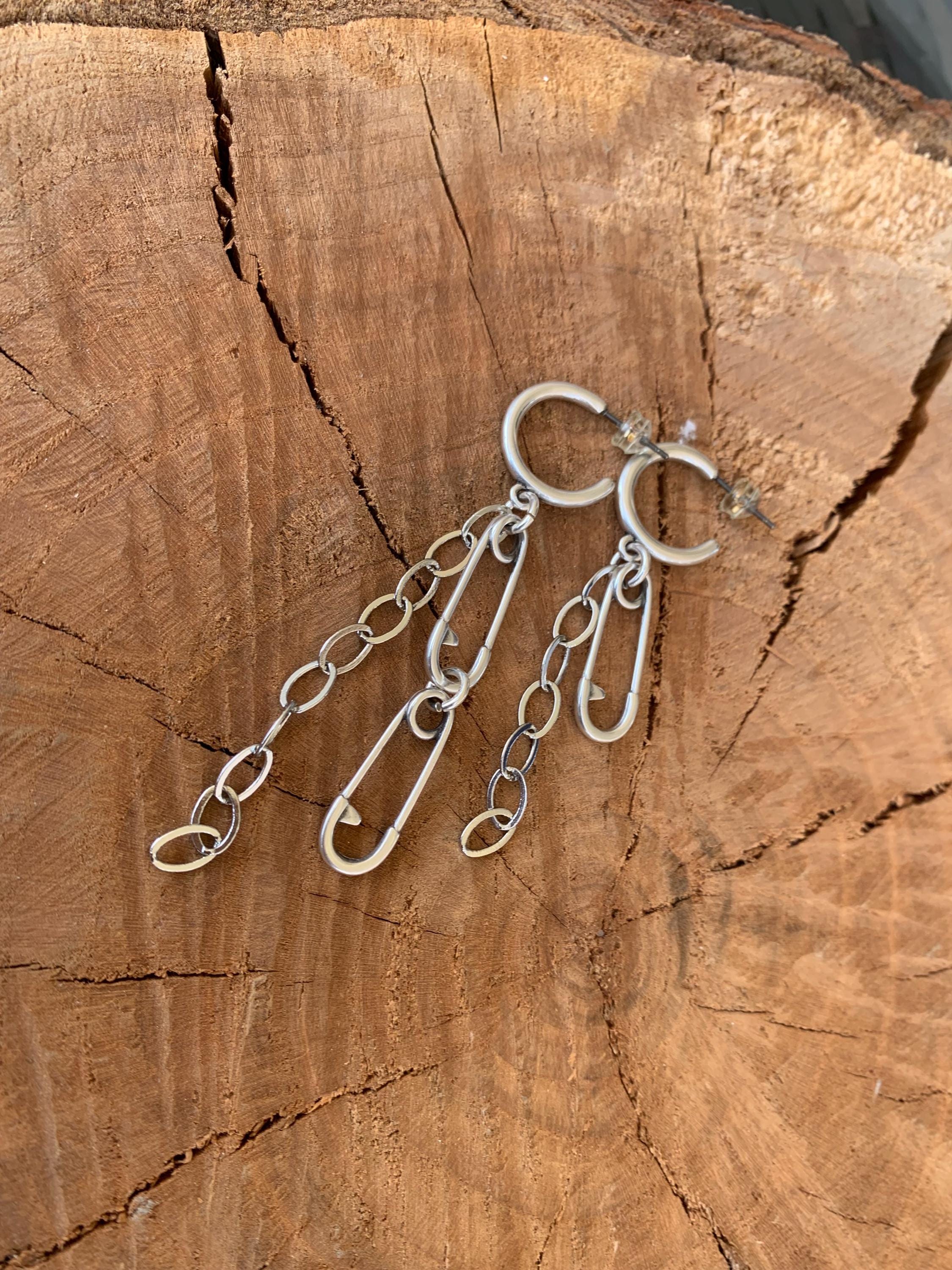 Mismatched silver long earrings, chain and safey pin earrings, punk earrings, long earrings, dangling chain earrings, hop dropped earrings