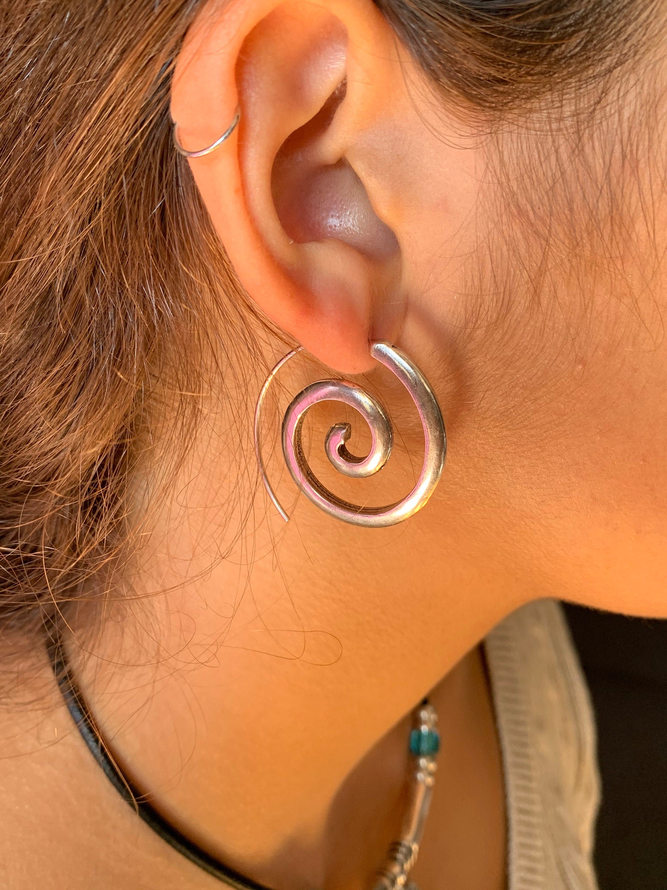 Pendientes de espiral de plata gruesa, pendientes de plata de estilo étnico, pendientes llamativos, pendientes de aro grandes boho,