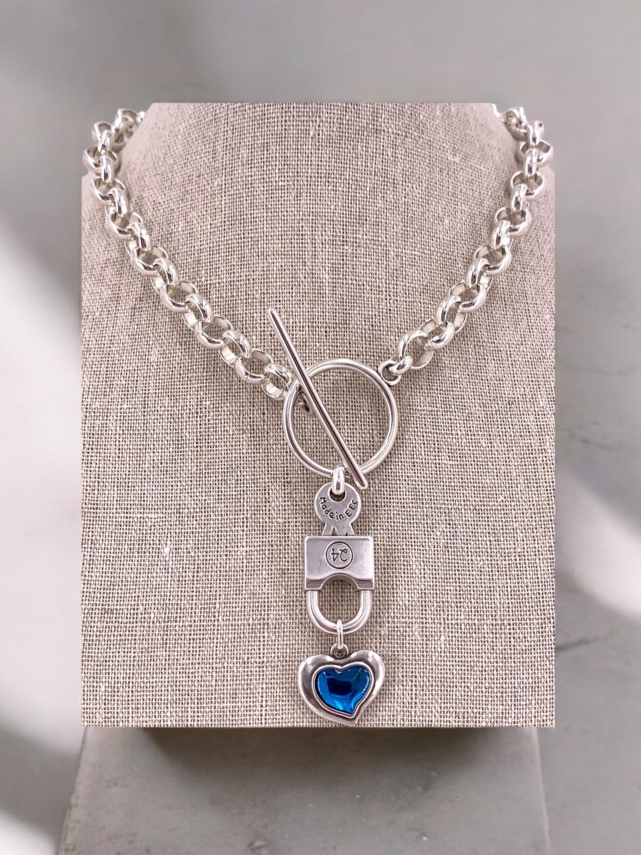 Chunky silver necklace with heart and padlock pendant and chunky silver chain, special gift for girlfriend, uno de 50 style, toggle necklace