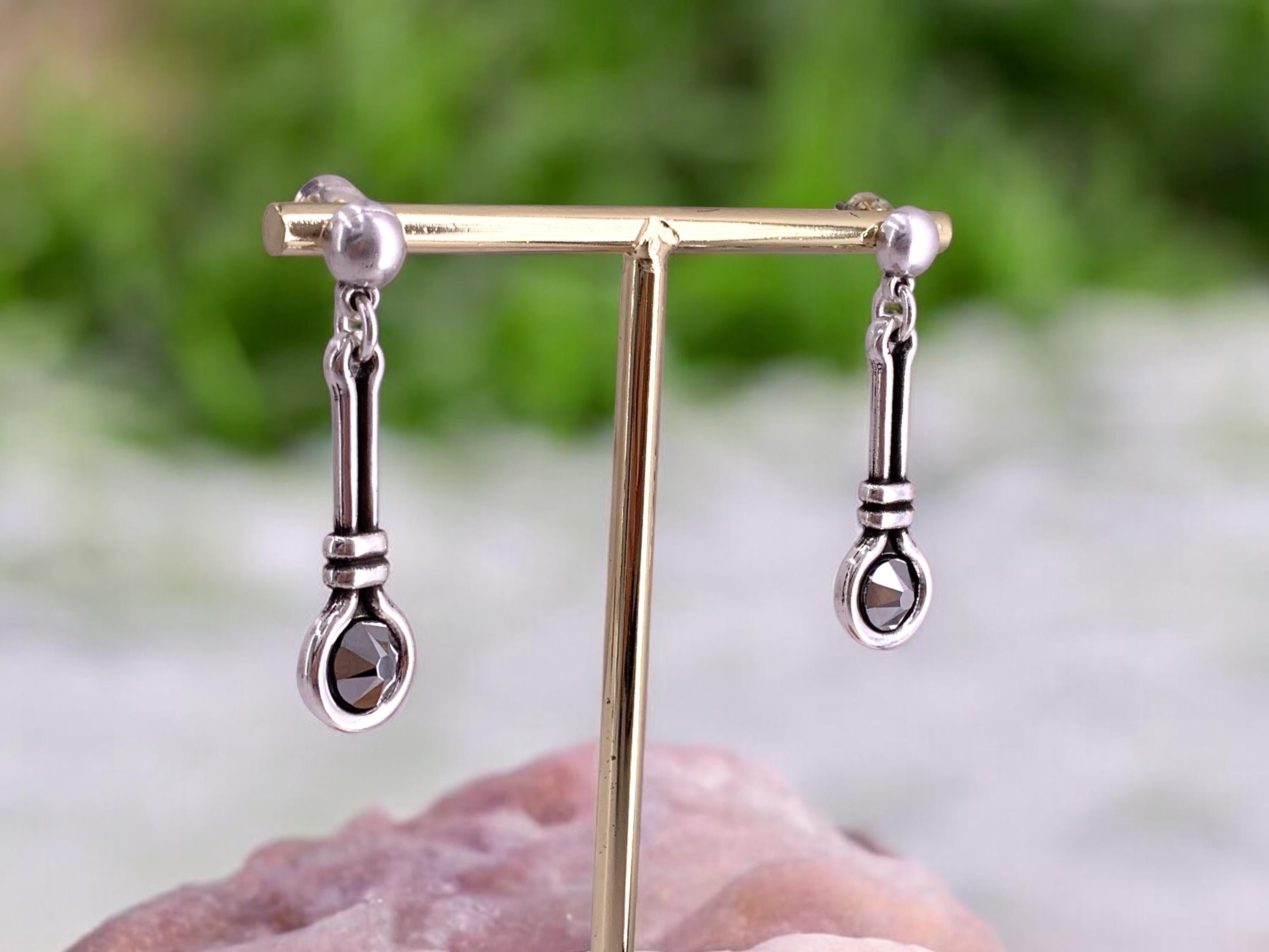 Silver dangling earrings with Swarovski crystal, stunning medium size earring, dangle earrings, uno de 50 style, valentines gift for her