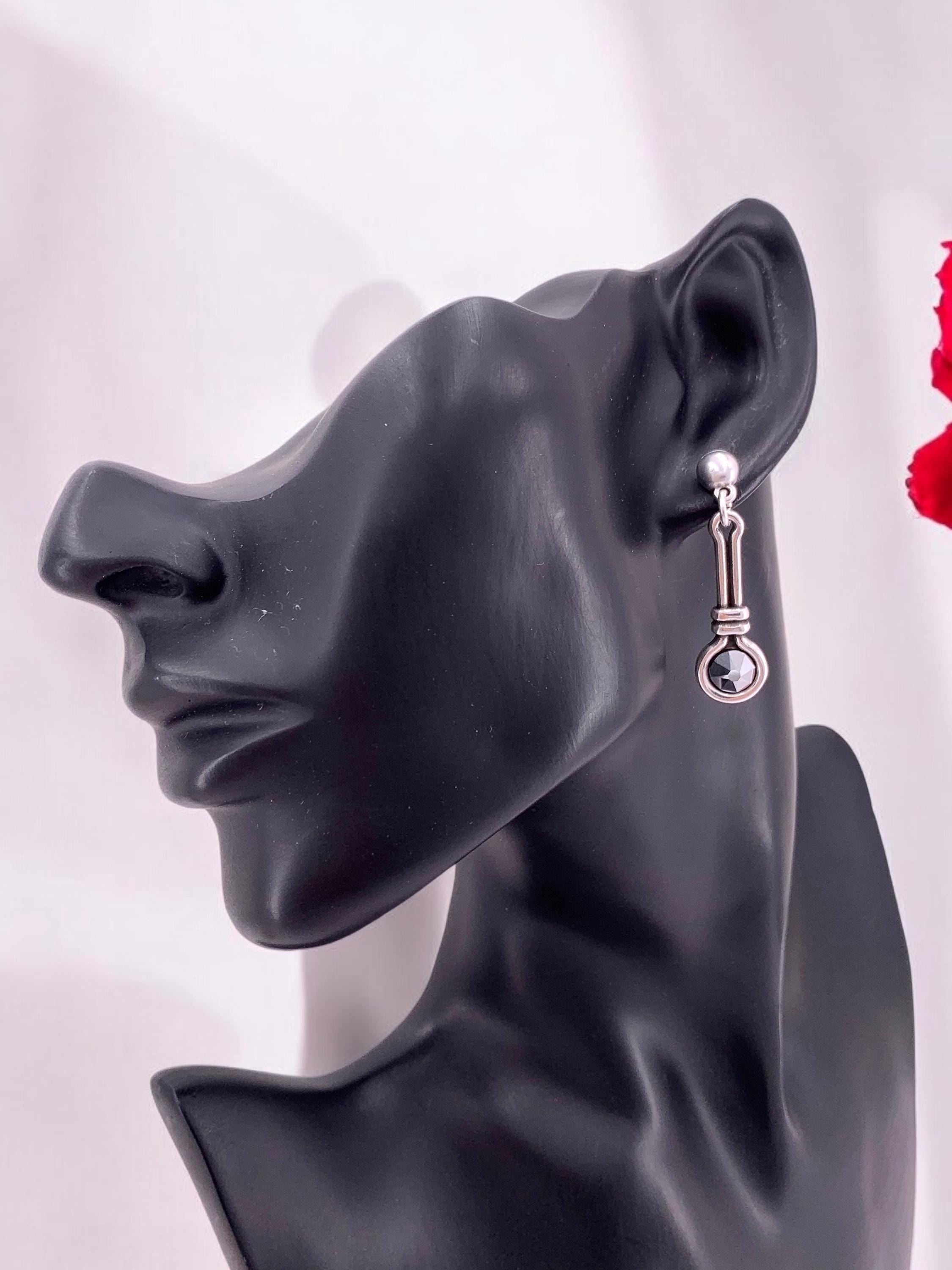 Silver dangling earrings with Swarovski crystal, stunning medium size earring, dangle earrings, uno de 50 style, valentines gift for her