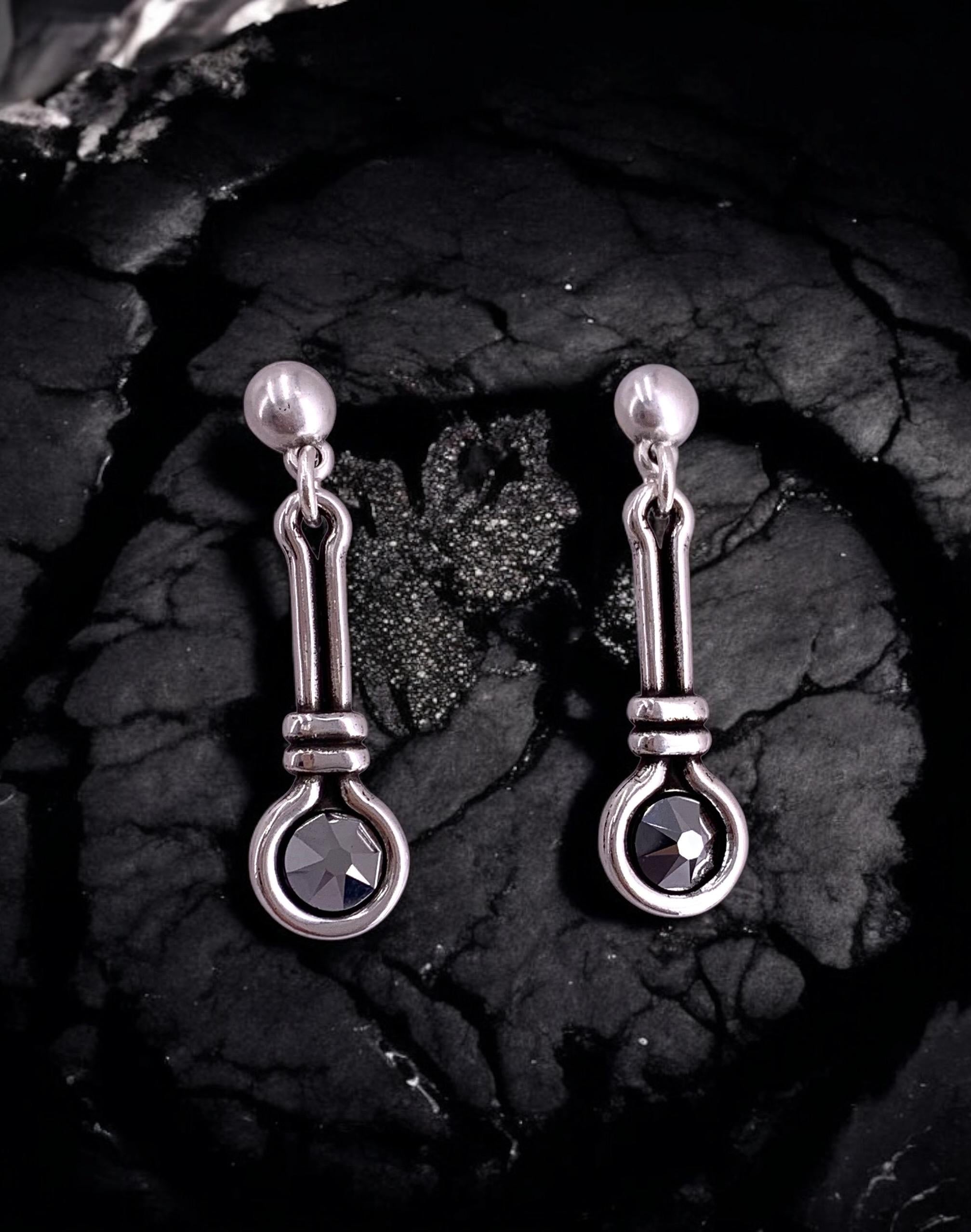 Silver dangling earrings with Swarovski crystal, stunning medium size earring, dangle earrings, uno de 50 style, valentines gift for her