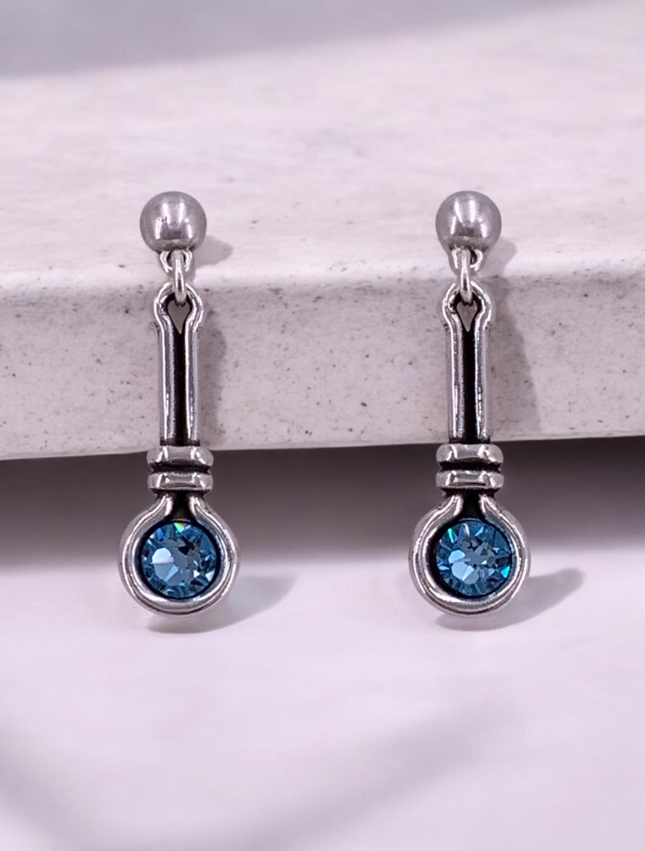Silver dangling earrings with Swarovski crystal, stunning medium size earring, dangle earrings, uno de 50 style, valentines gift for her