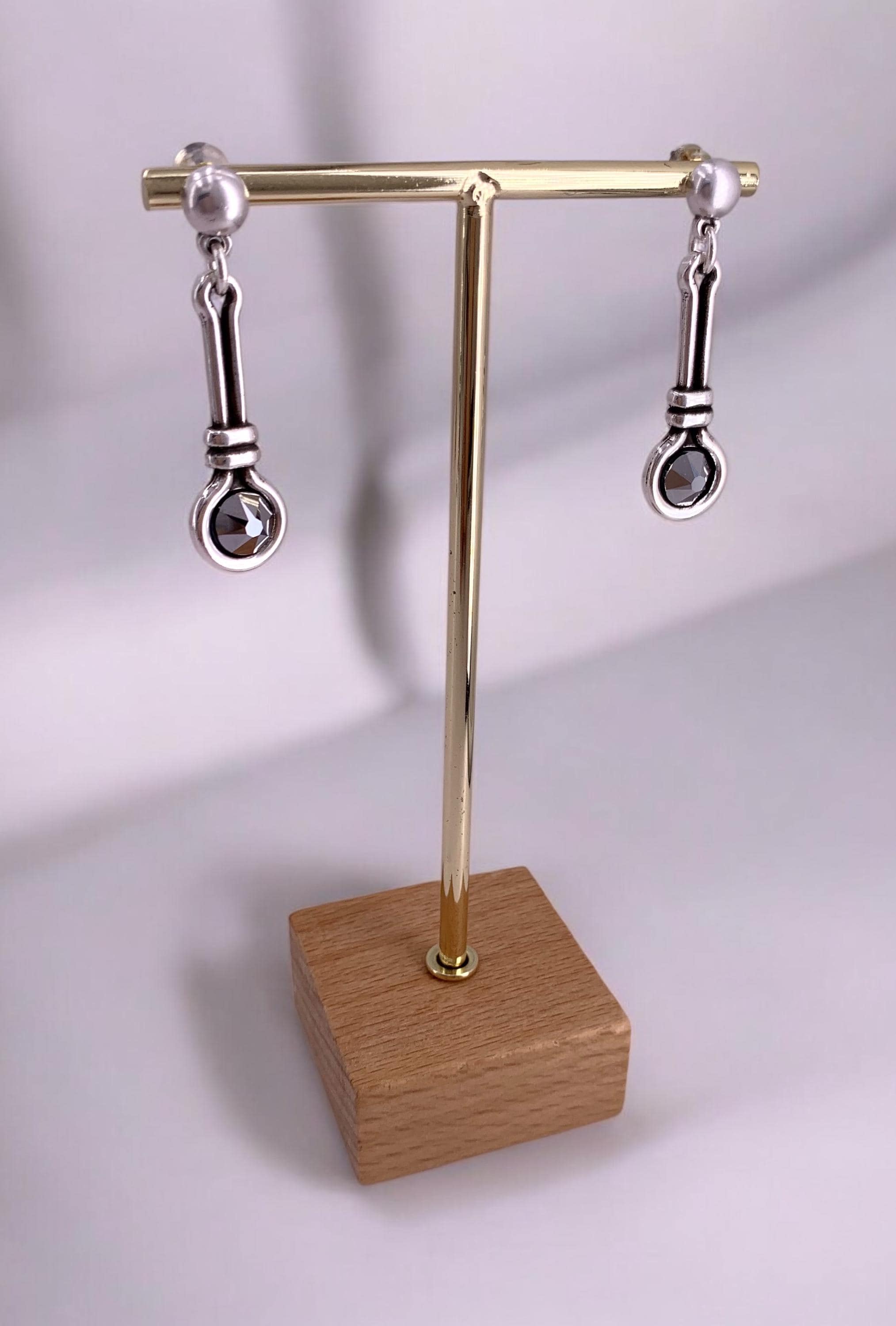 Silver dangling earrings with Swarovski crystal, stunning medium size earring, dangle earrings, uno de 50 style, valentines gift for her