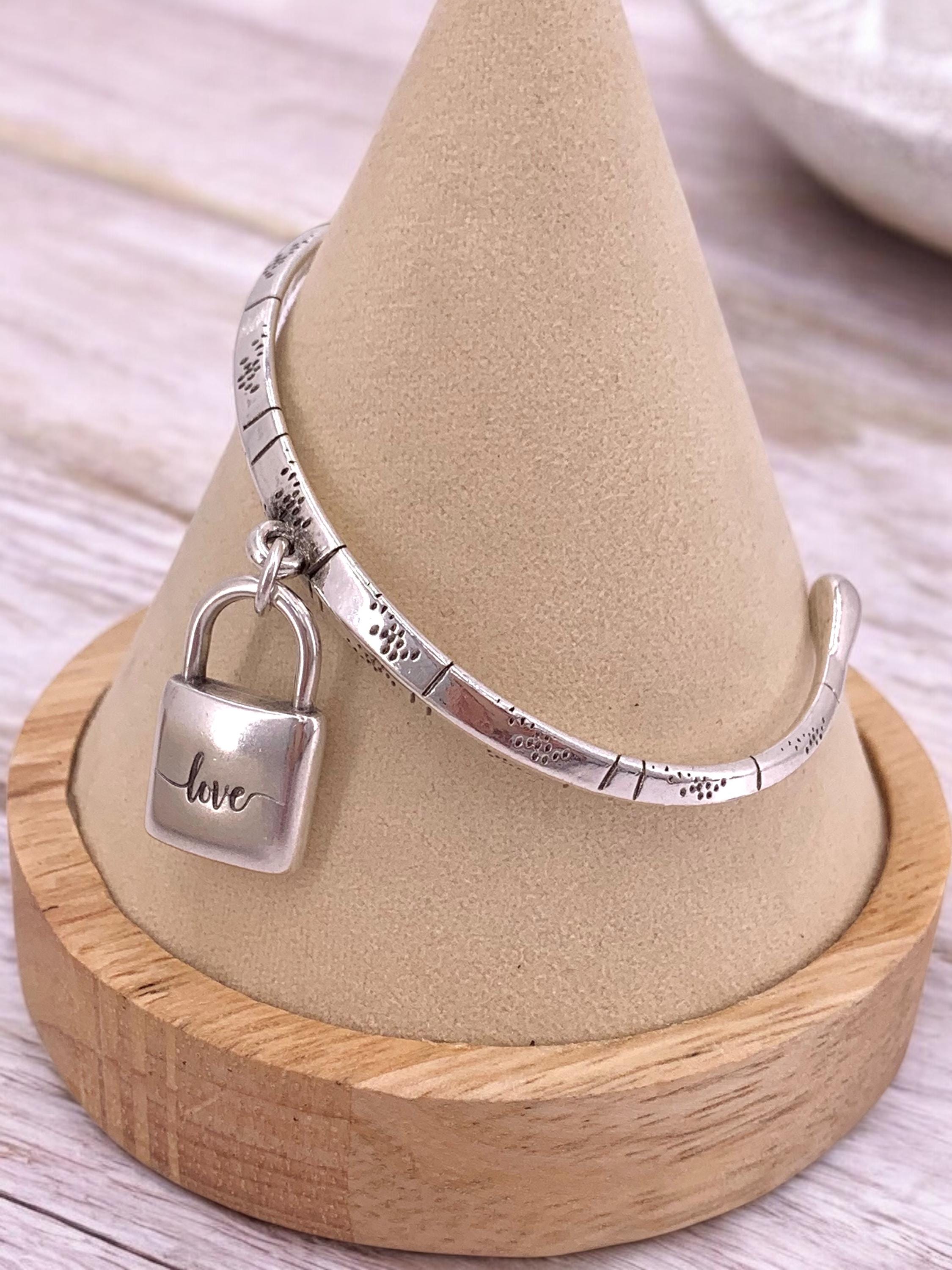 Silver engraved rigid silver cuff bracelets with heart pendant, silver engraving open bangle, uno de 50 style, padlock bracelet, gift