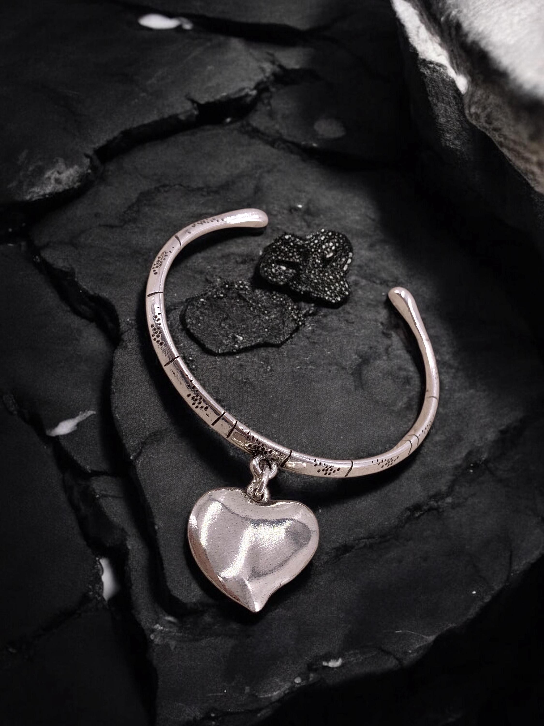 Silver engraved rigid silver cuff bracelets with heart pendant, silver engraving open bangle, uno de 50 style, padlock bracelet, gift