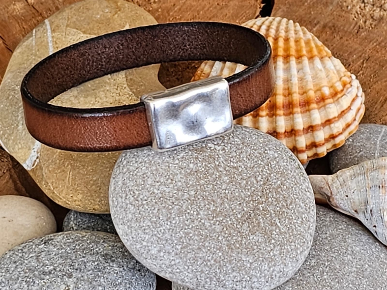 Custom engraved leather bracelet, leather bracelet, boho men bracelet, personalized bracelet, gift for men, surfer bracelet, custom gift