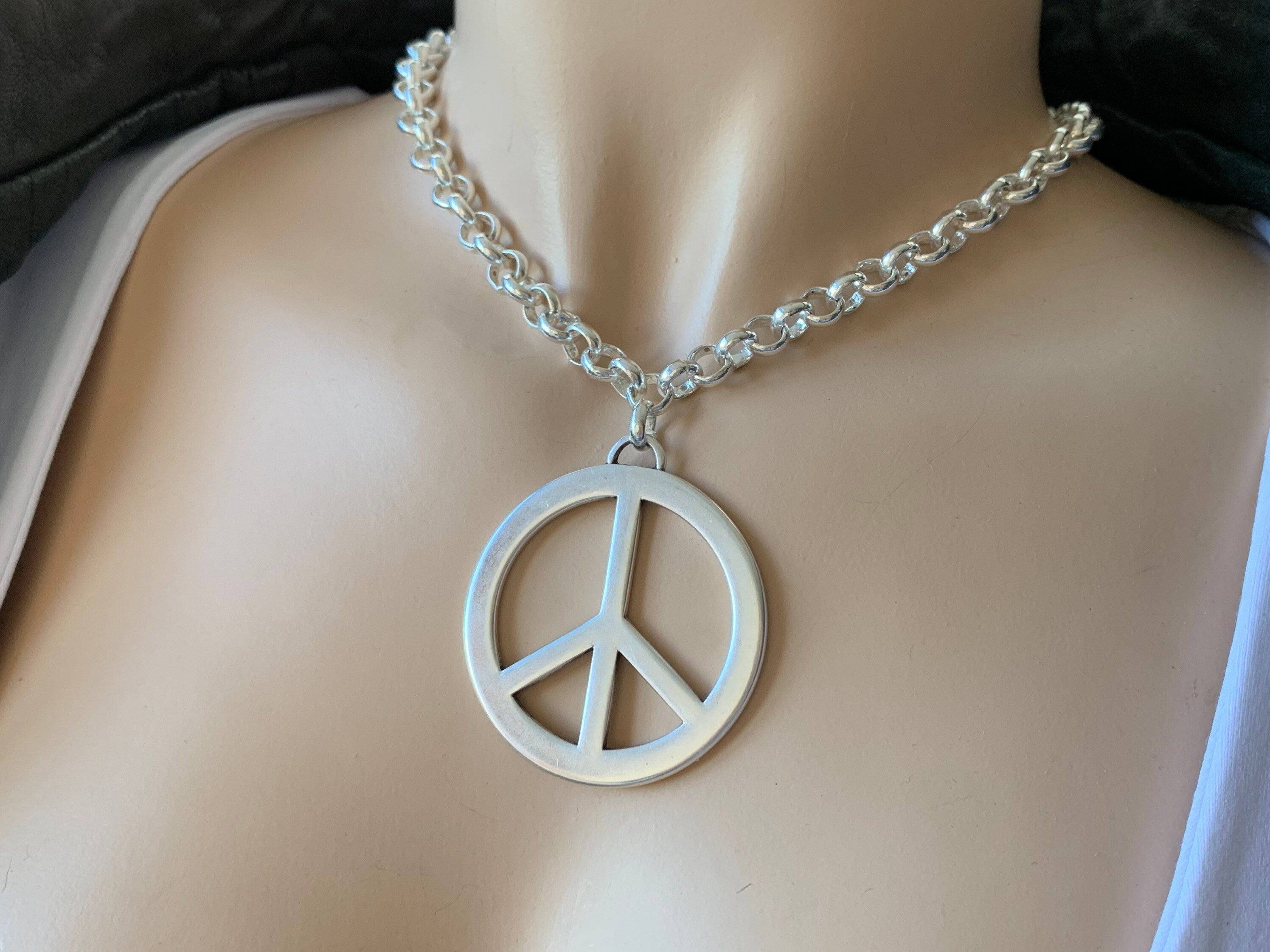 Big peace symbol pendant chunky chain silver necklace, statement pendant bold chain necklace, bulky necklace, uno de 50 style necklace