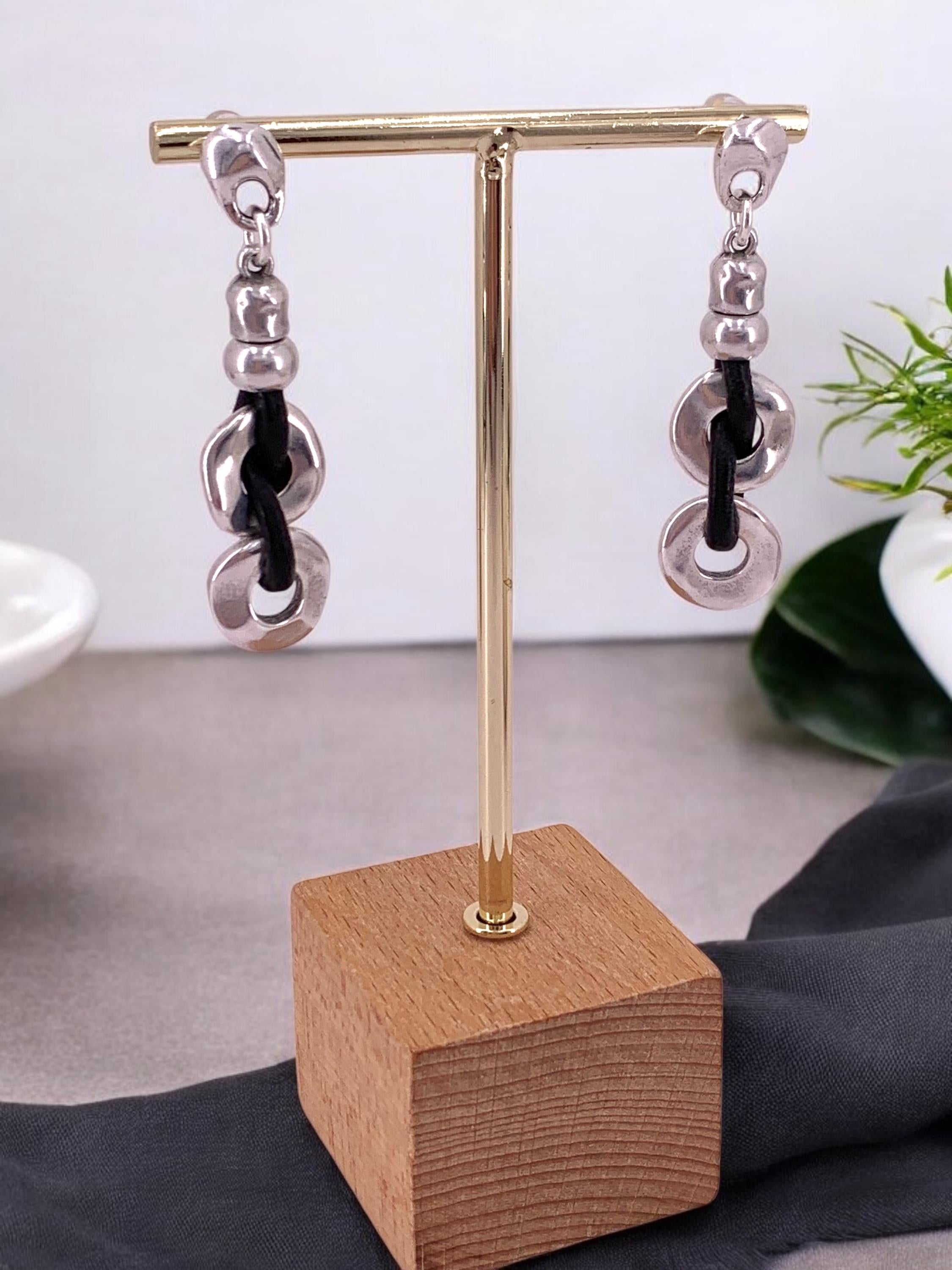 Chunky Silver-Plated chocolate oversized Chain Earrings with Spanish Leather – Artisan Statement Design by Kukuri -uno de 50 style