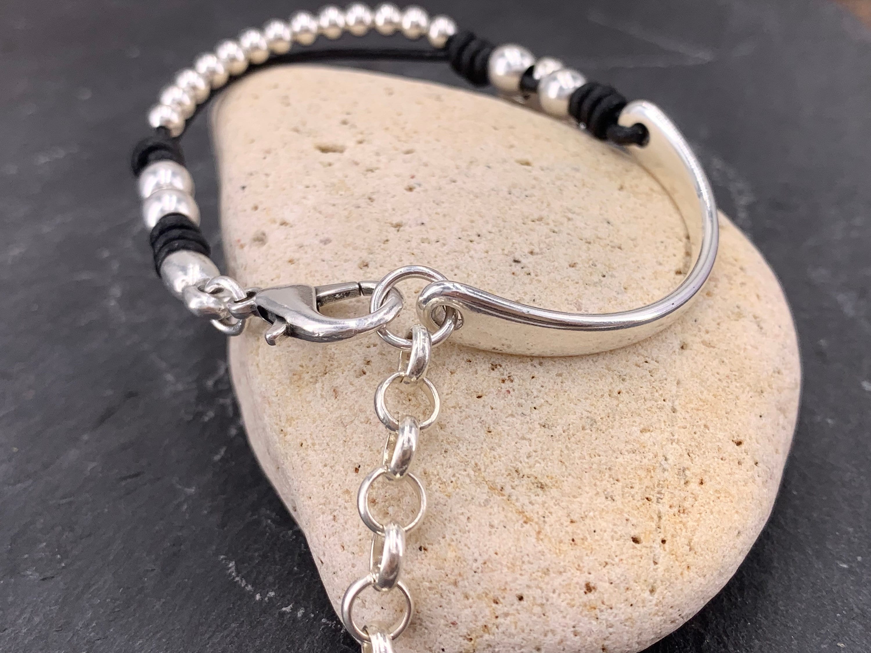Pulsera de cuero con colgante de cruz, cuentas de plata, brazalete bohemio ajustable, joyería Kukuri