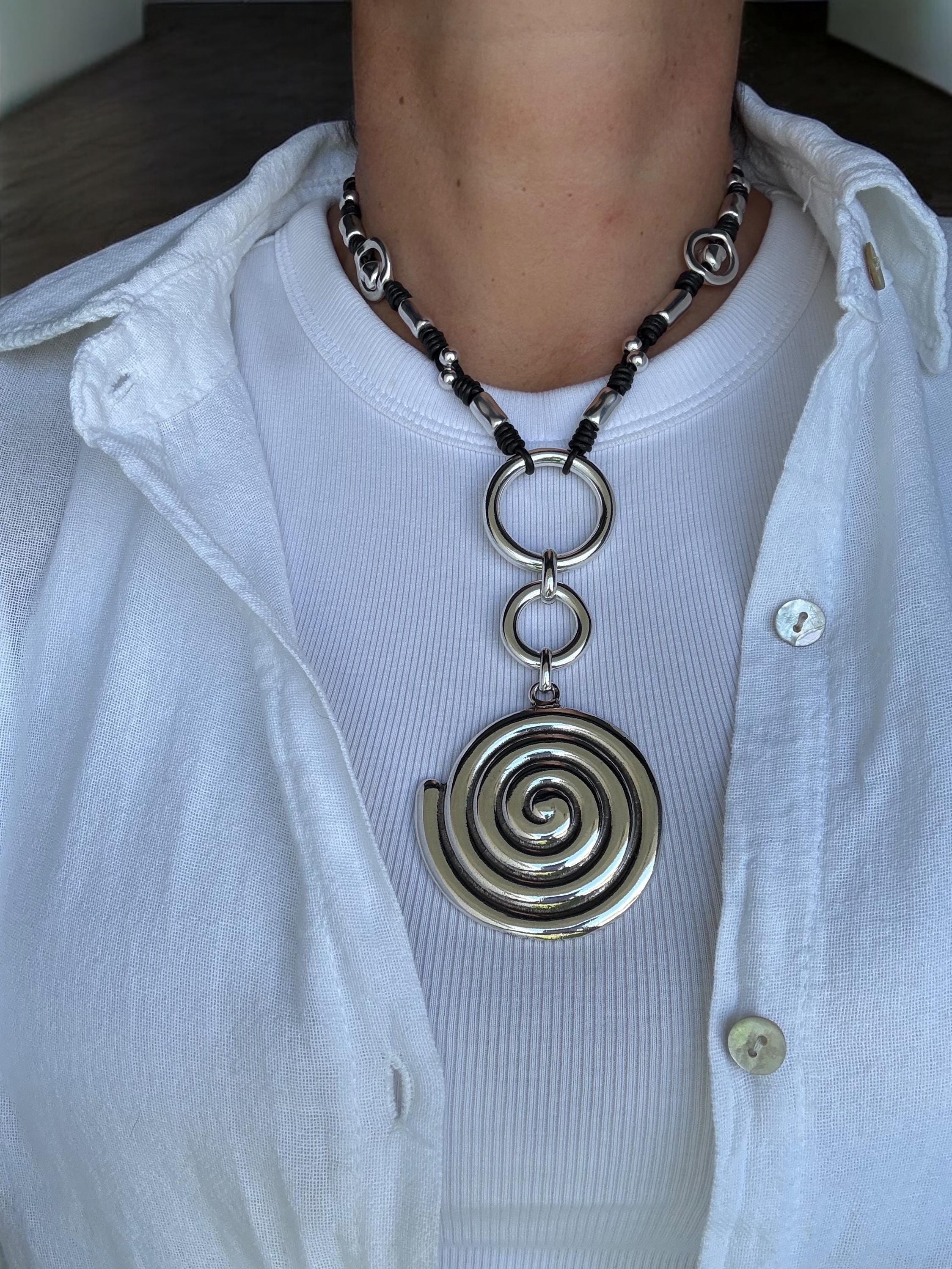 Leather Knot Necklace – Spiral Pendant with Silver-Plated Rings – Chunky Statement Jewelry – Handmade Kukuri Jewelry