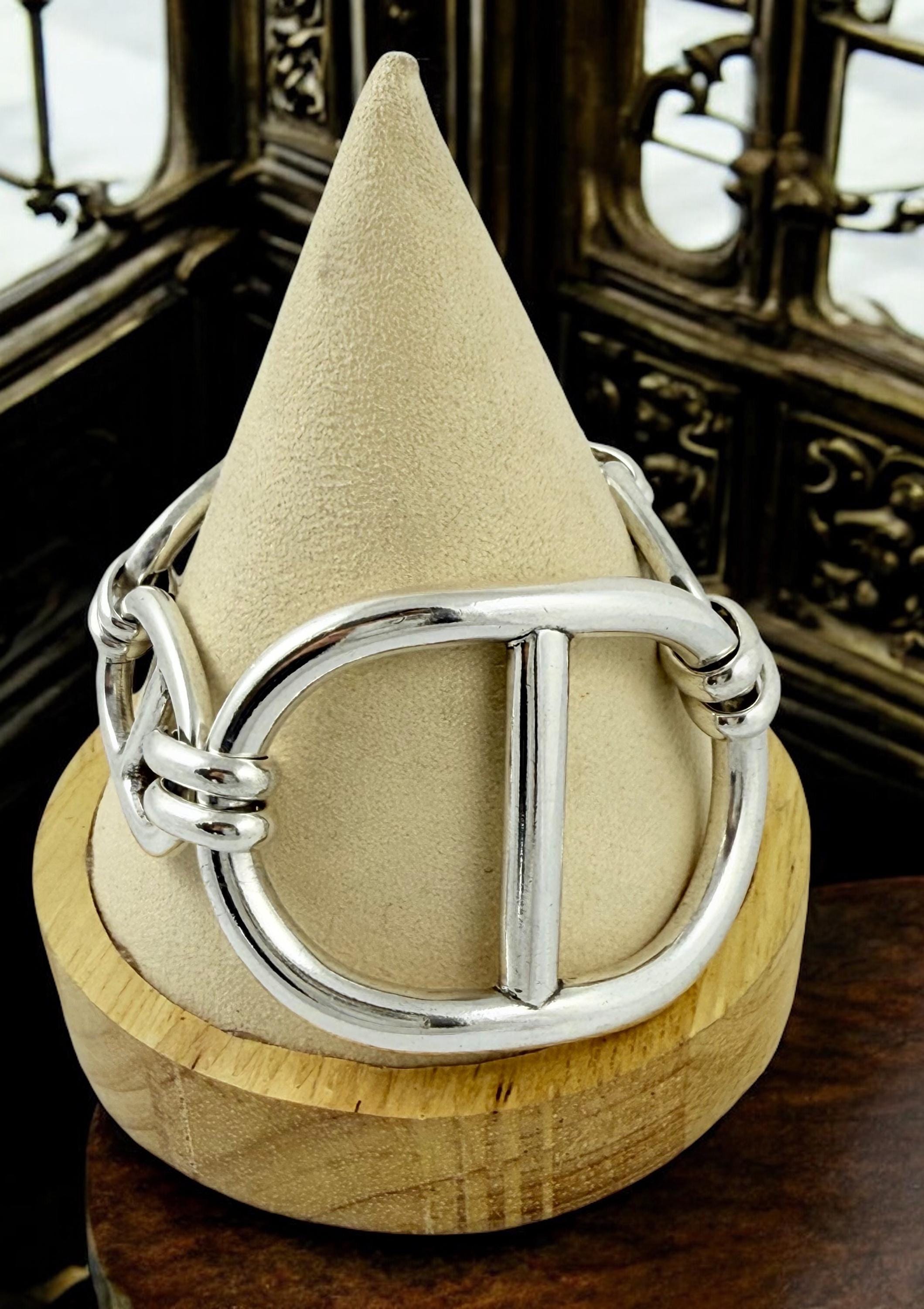 Pulsera de plata maciza con eslabones marineros, estilo brutalista, cierre de palanca ajustable, joyería kukuri hecha a mano.