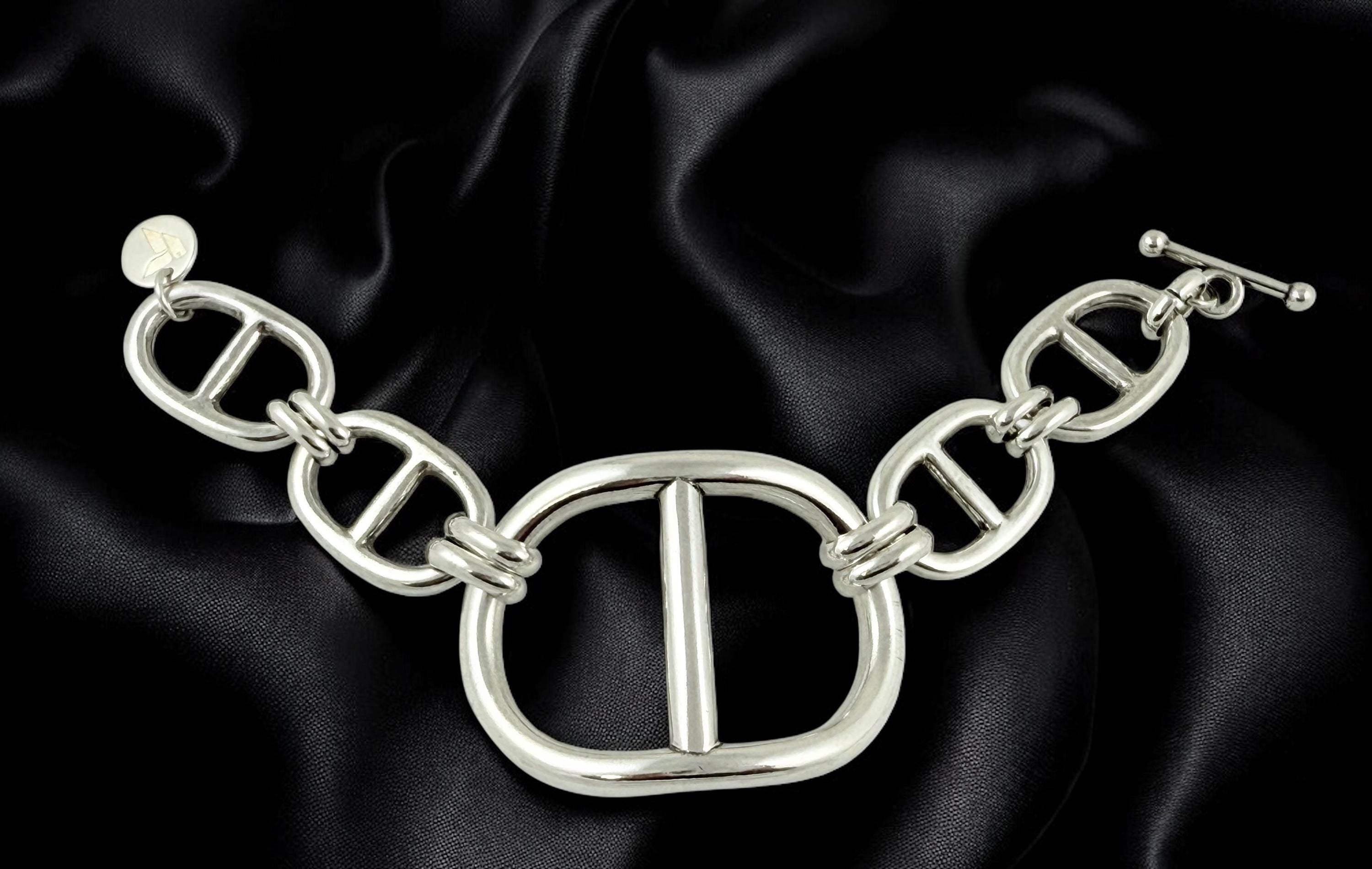 Pulsera de plata maciza con eslabones marineros, estilo brutalista, cierre de palanca ajustable, joyería kukuri hecha a mano.