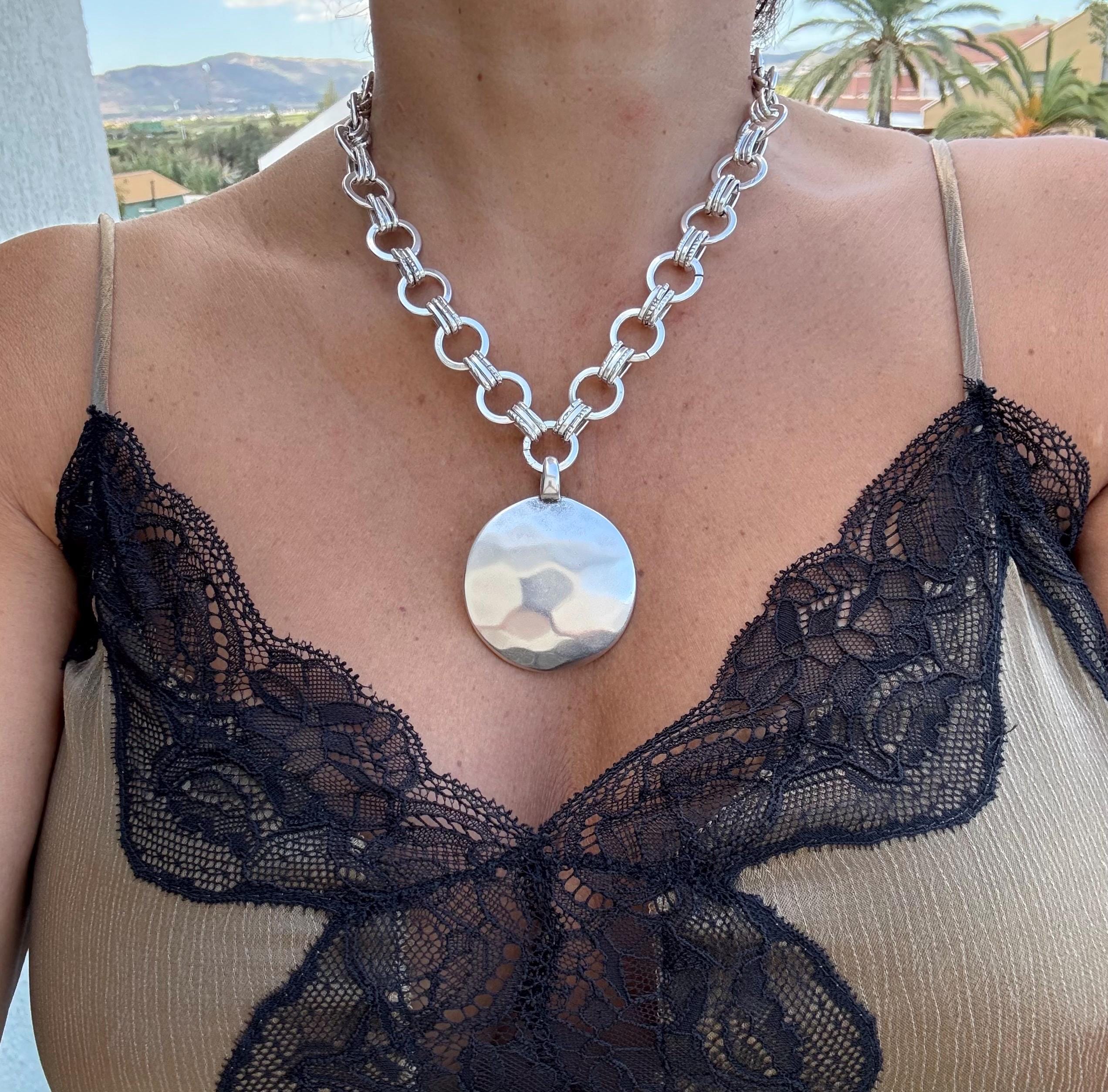 Chunky Hammered Pendant silver Necklace – Engraved Circle bold Chain – Handmade Kukuri Jewelry