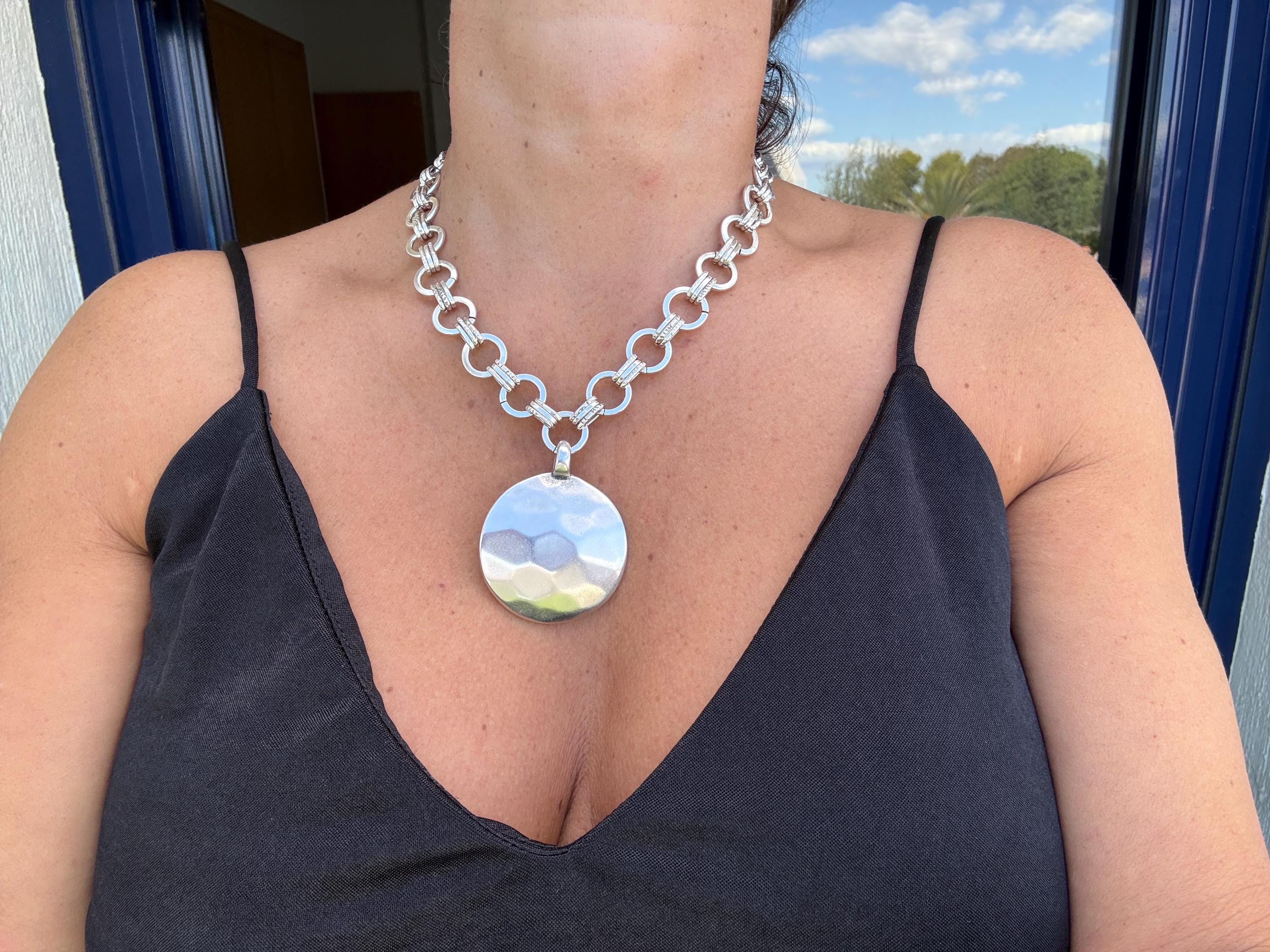 Chunky Hammered Pendant silver Necklace – Engraved Circle bold Chain – Handmade Kukuri Jewelry