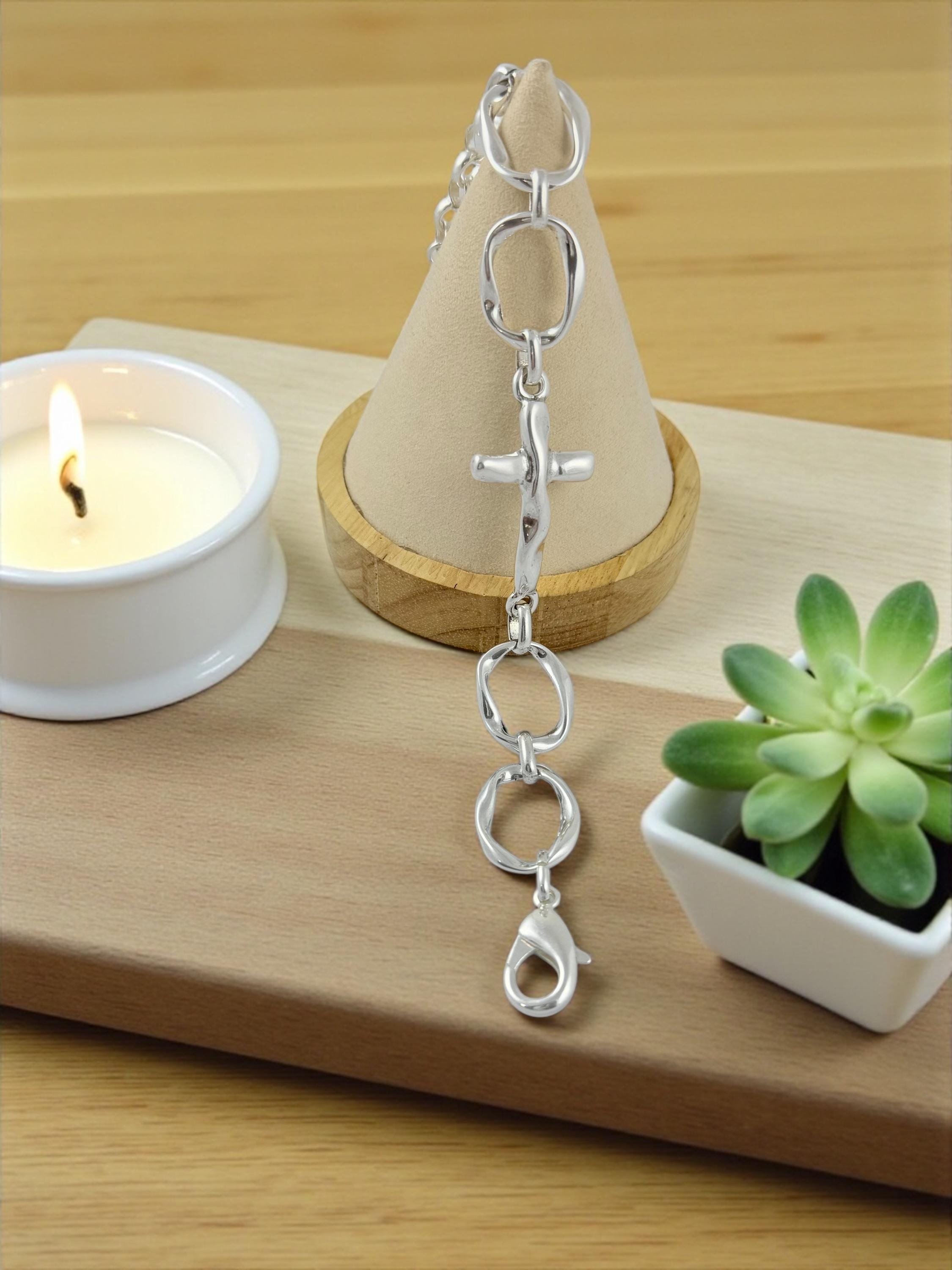 Chunky Hammered Cross Bracelet in Silver – Bold Round-Link Chain – Adjustable Fit – Handmade by Kukuri Jewelry