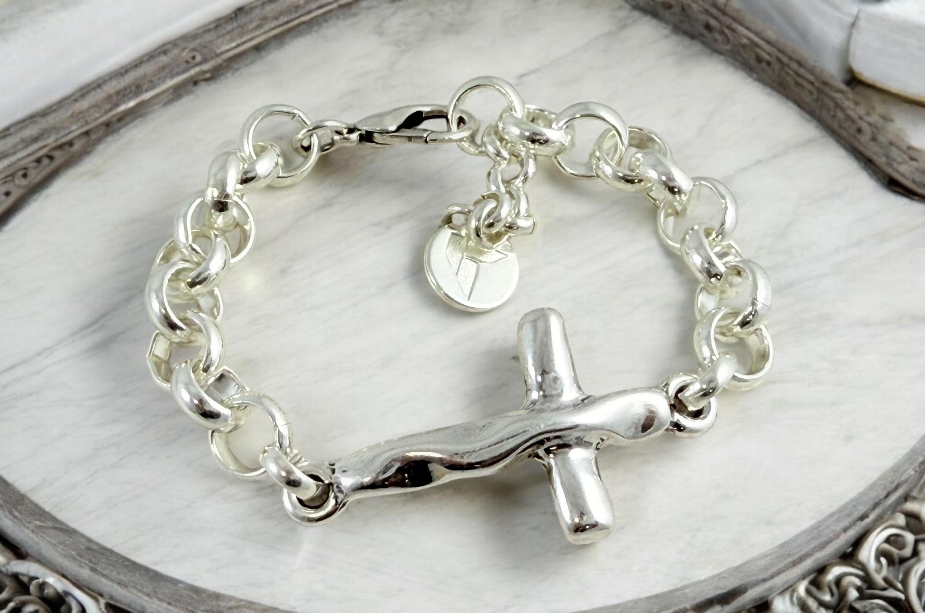 Chunky Silver chain bracelet with hammered cross, bold link rolo bracelet, heavyweight chain bracelet, voluminous bracelet,