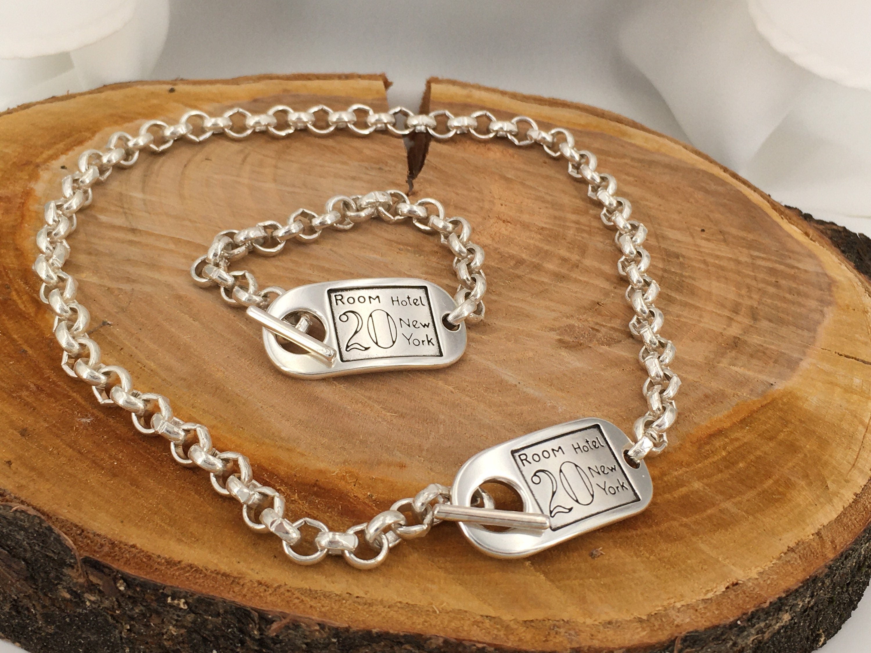 chunky silver chain necklace, curve chain necklace, silver bold chain necklace, statement chain necklace, style, big link chain