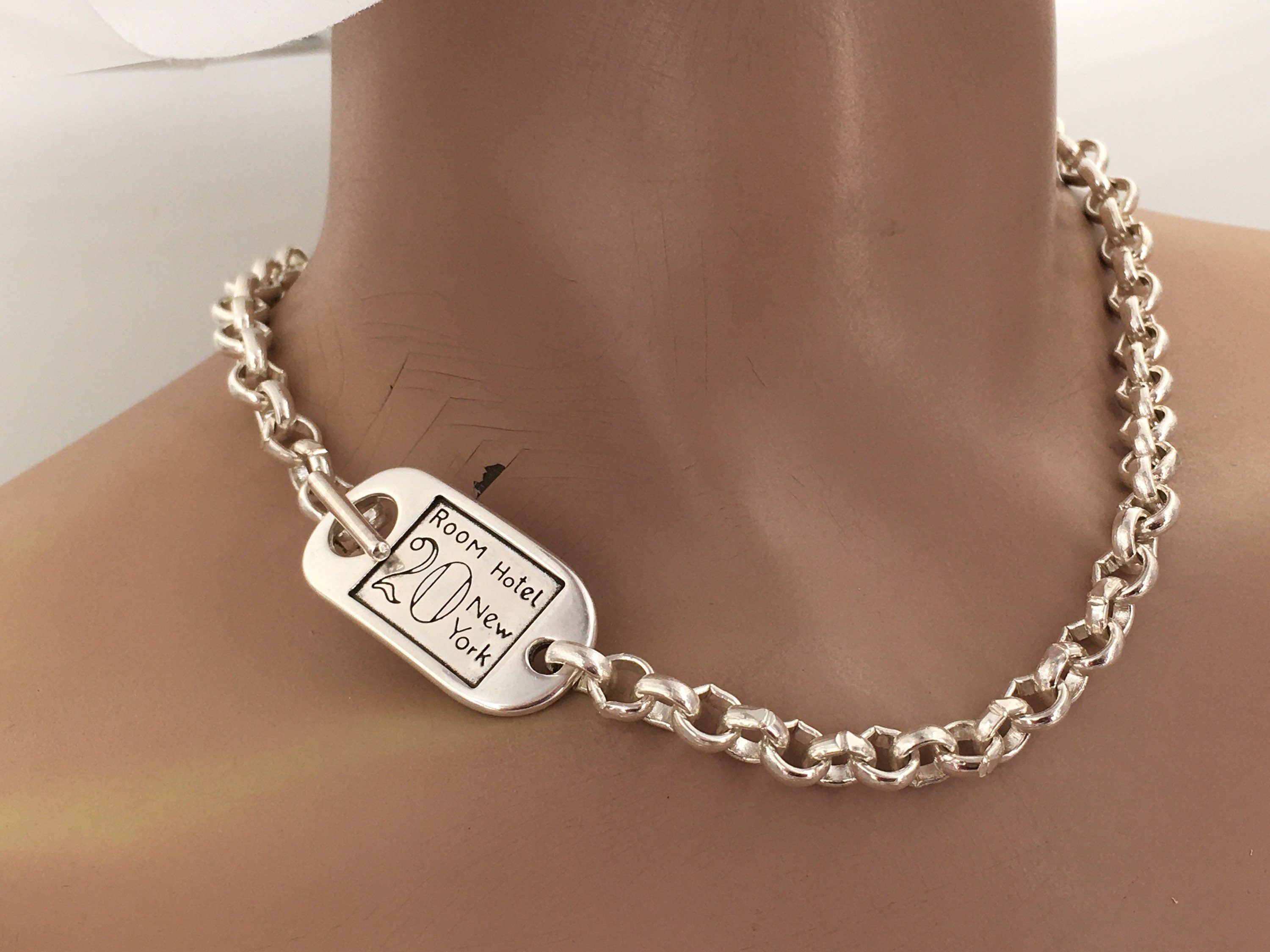 chunky silver chain necklace, curve chain necklace, silver bold chain necklace, statement chain necklace, style, big link chain