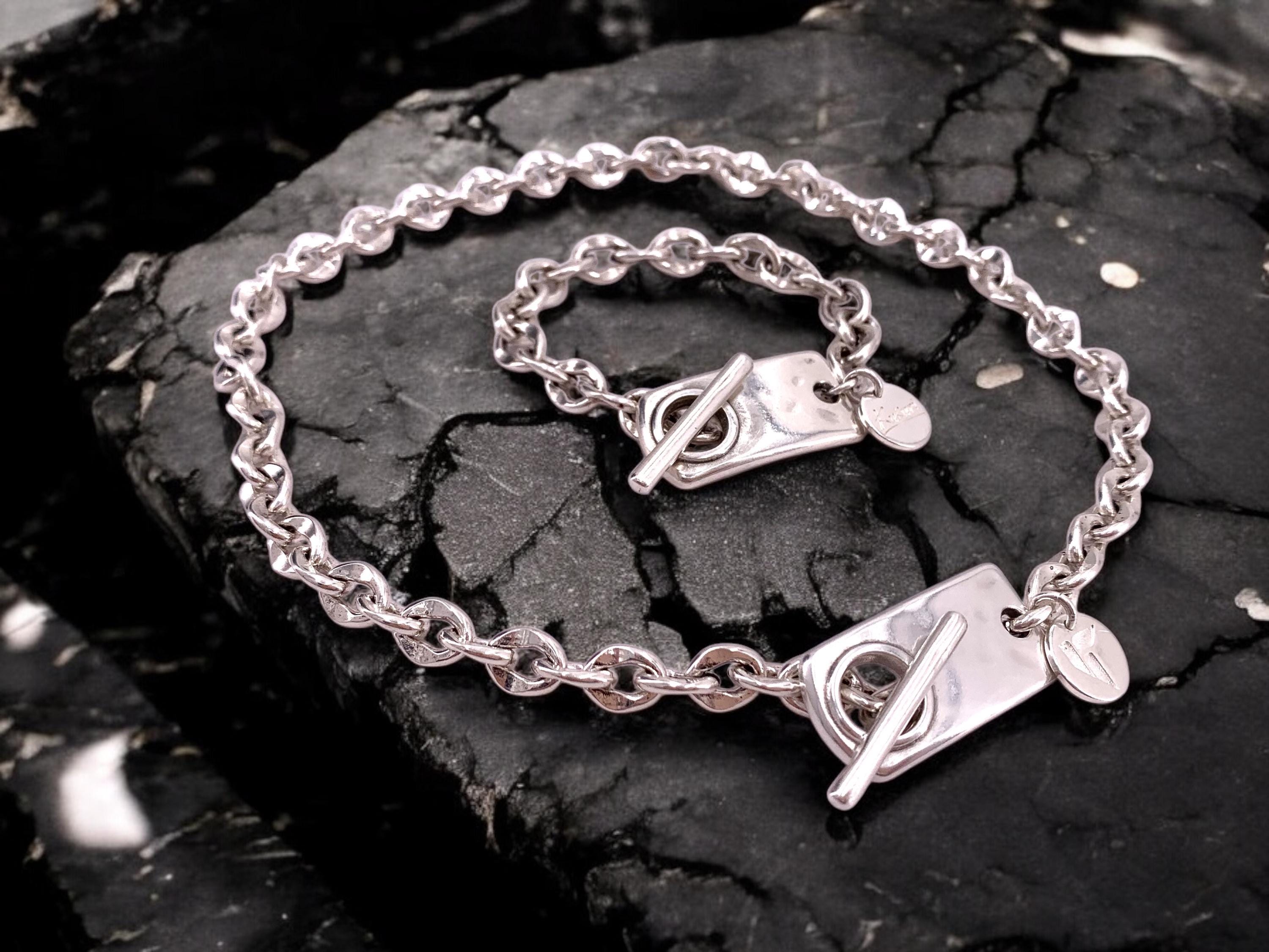 Artisian Chunky silver plated toggle clasp necklace, industrial style