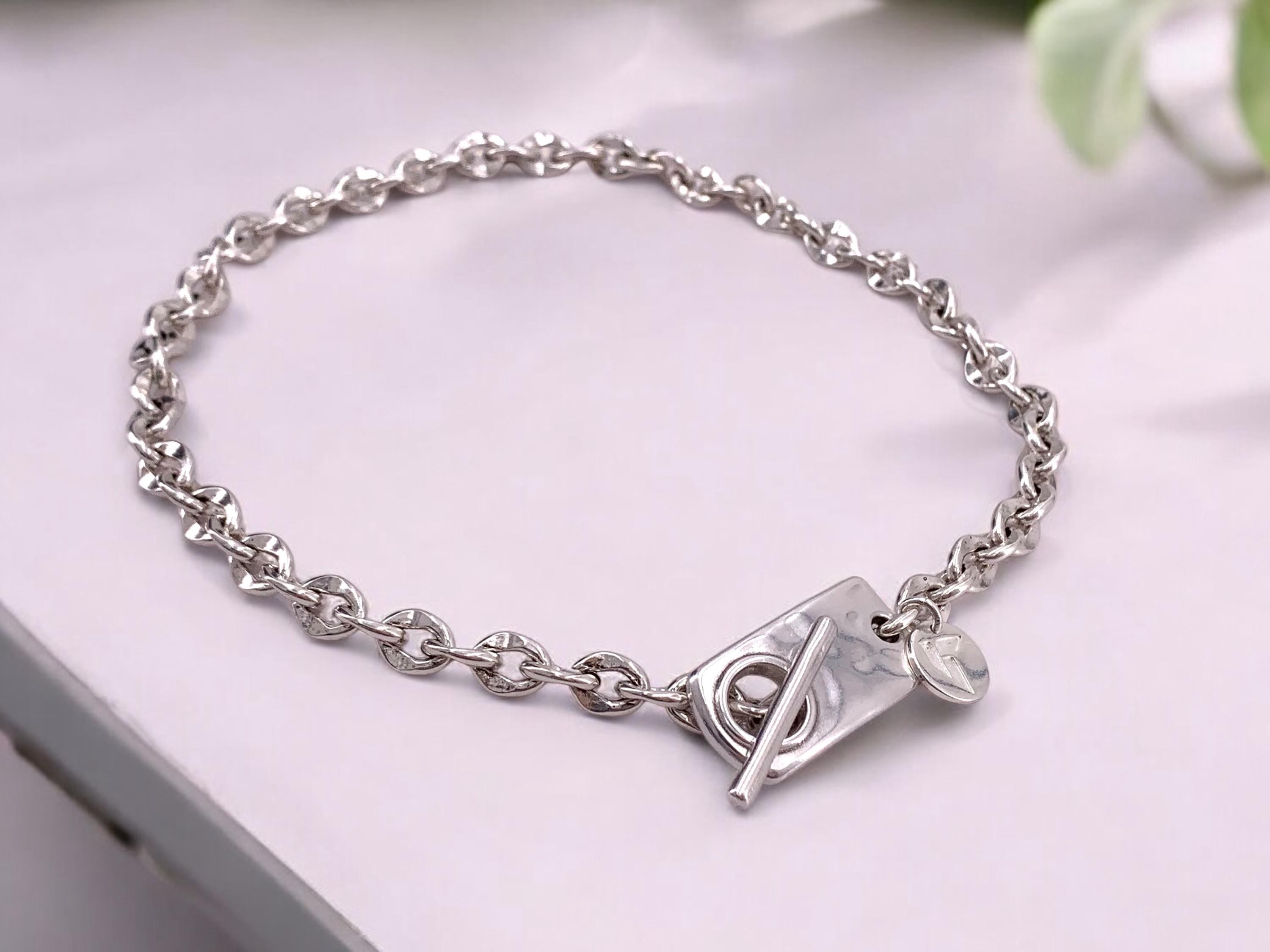 Artisian Chunky silver plated toggle clasp necklace, industrial style