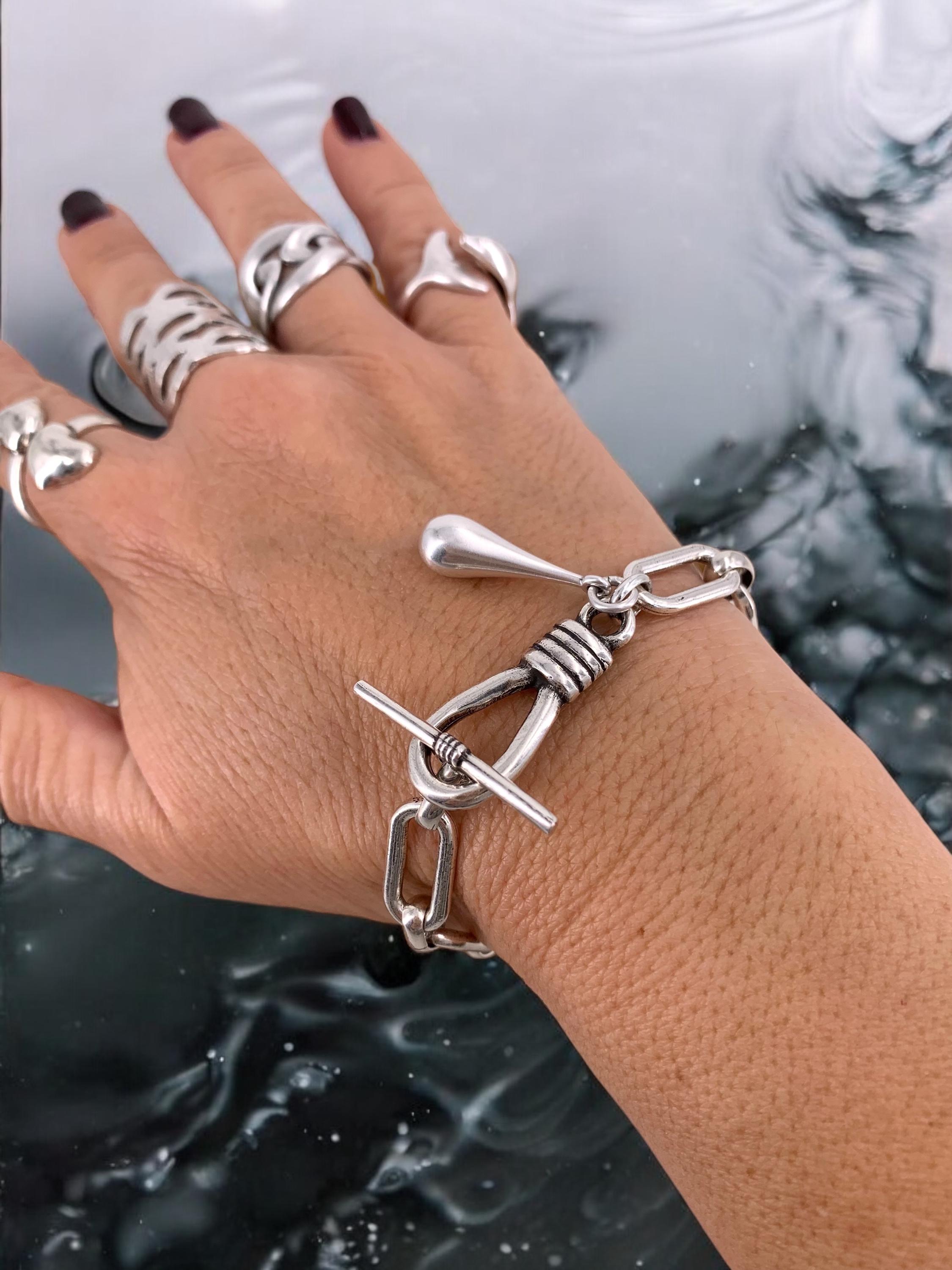 Chunky Silver Chain Bracelet with Pendulum Charm – Bold Large-Link Design with Toggle Clasp – Statement Jewelry -