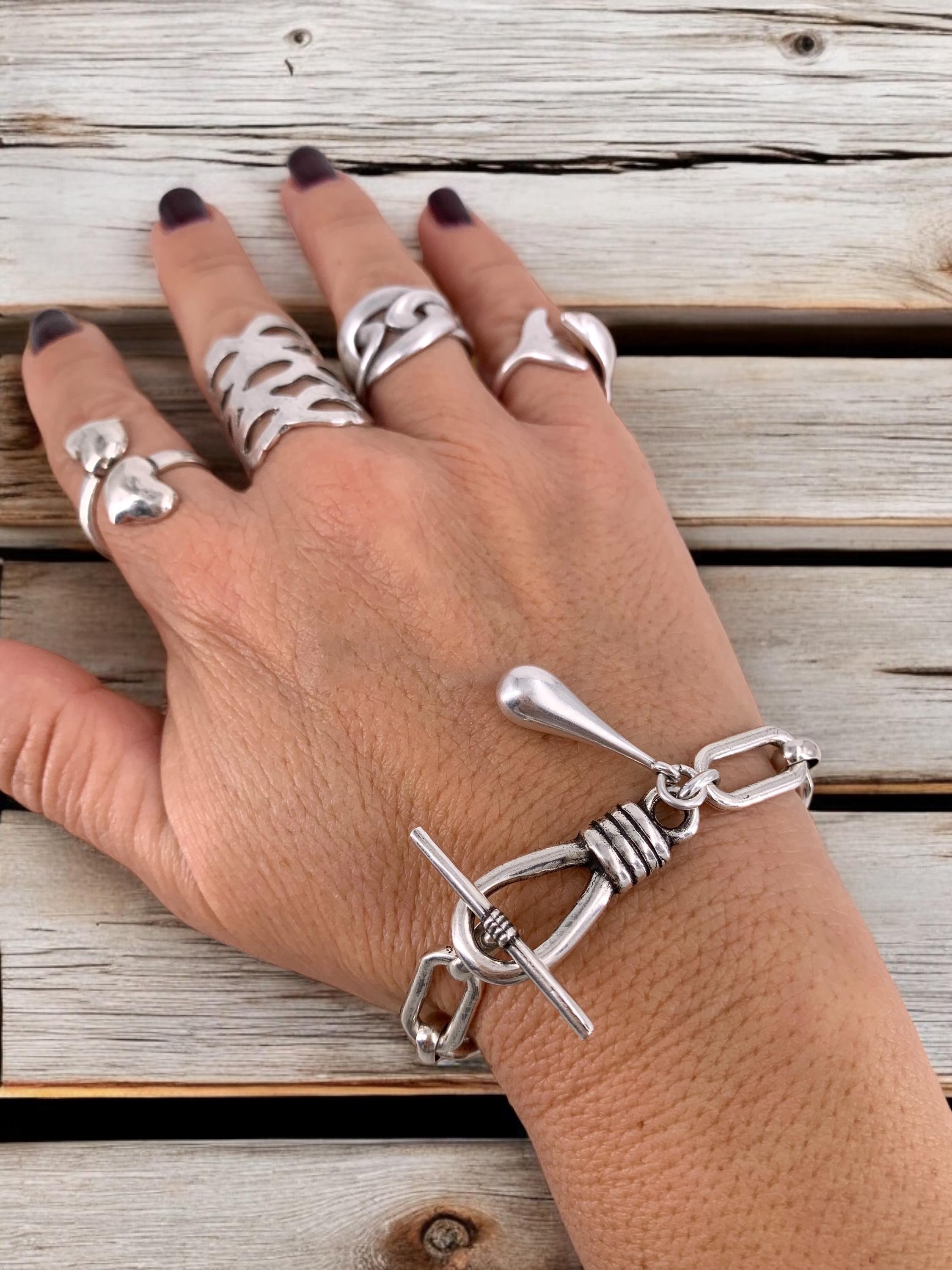 Chunky Silver Chain Bracelet with Pendulum Charm – Bold Large-Link Design with Toggle Clasp – Statement Jewelry -