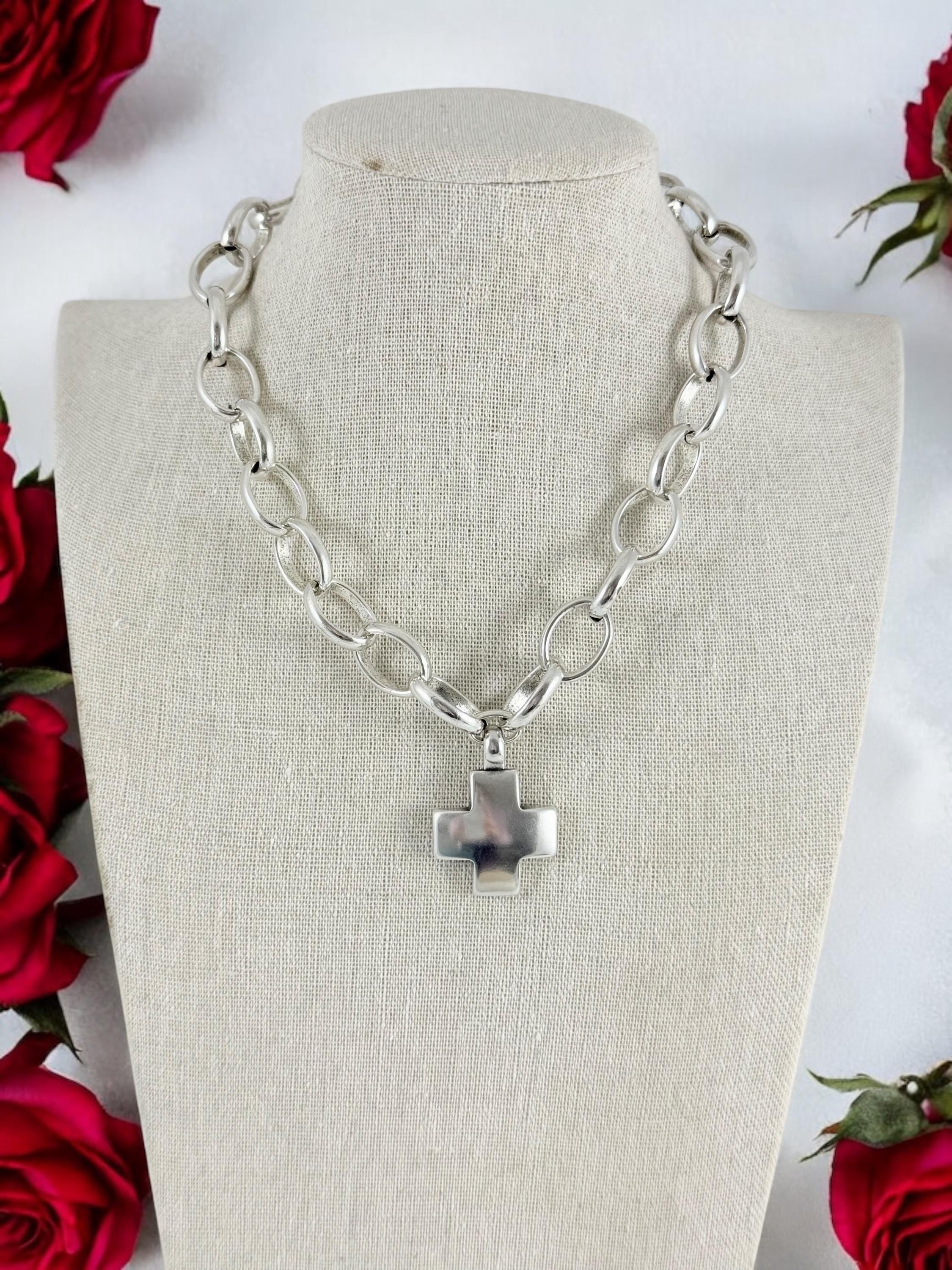 chunky chain necklace with statement bold Cross pendant, bold silver big link chain necklace, voluminous chain necklace,