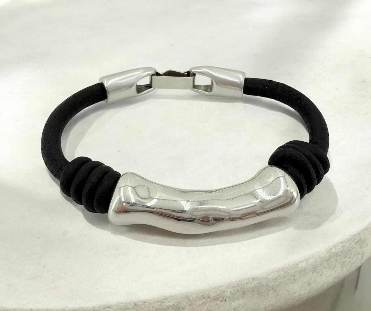 Bohemian unisex leather and silver bracelet for a Rock Style urban jewelry