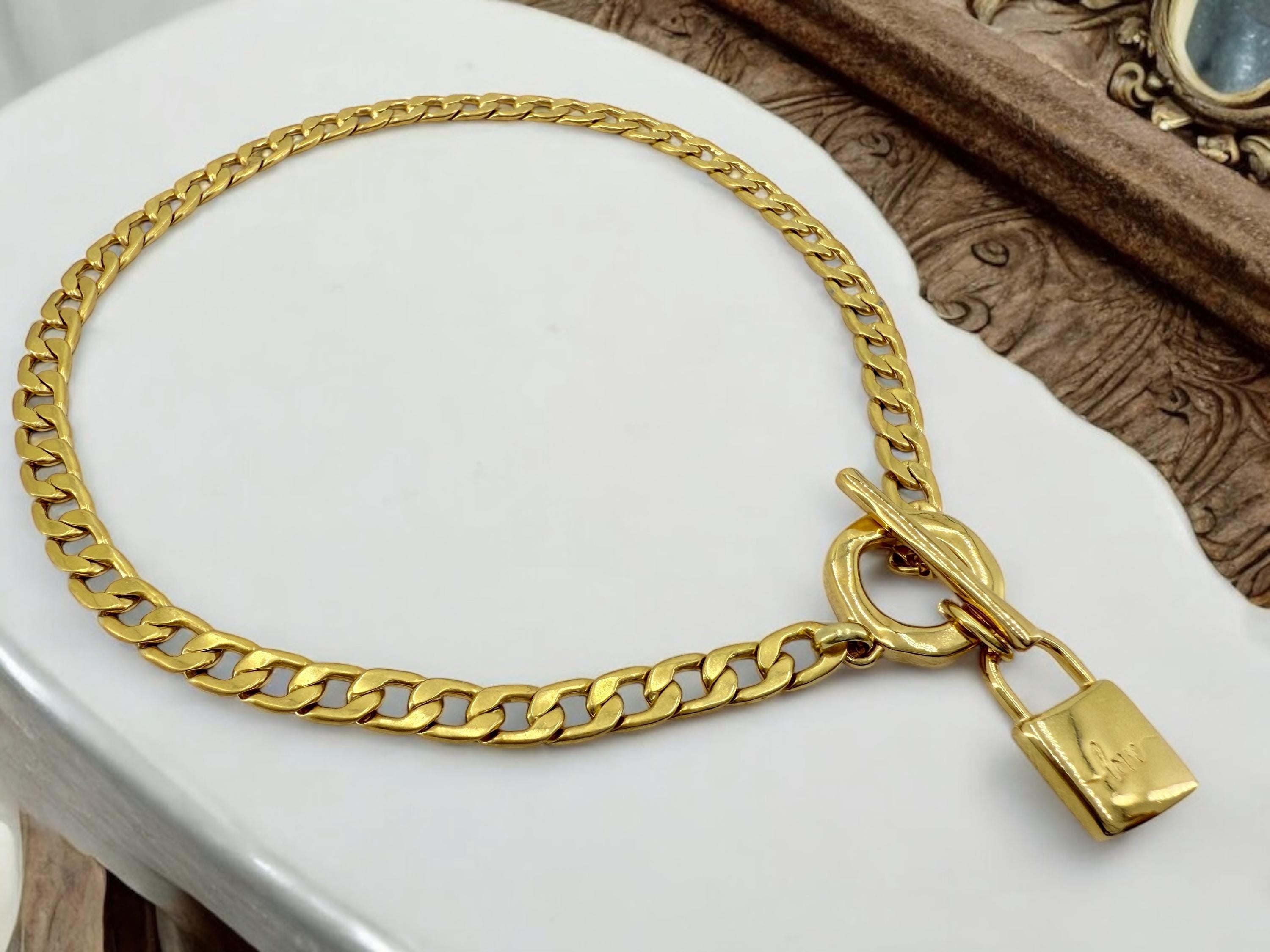 Chunky Gold Cuban Chain Choker Necklace with Love Padlock Pendant – Stainless Steel Toggle Clasp