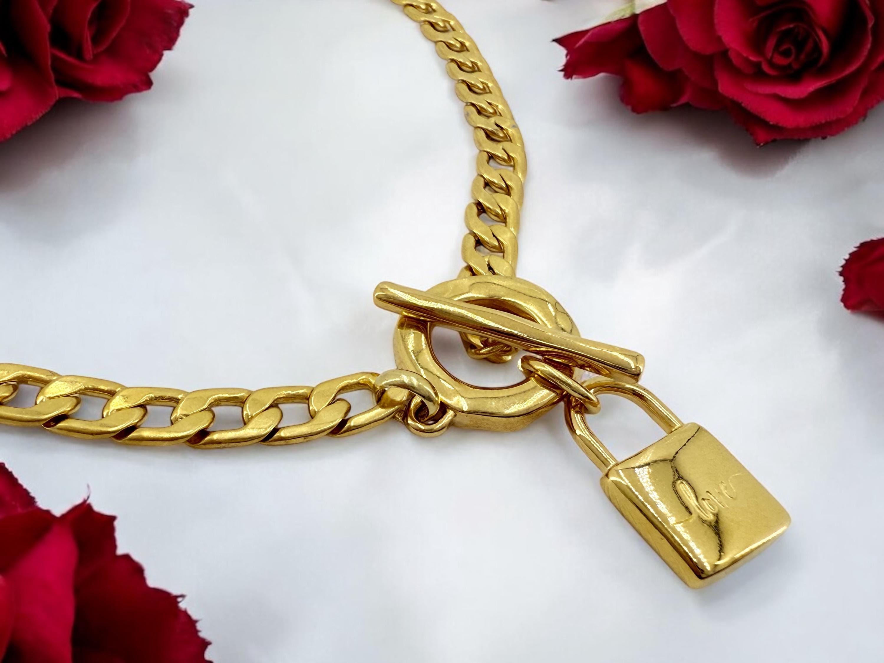 Chunky Gold Cuban Chain Choker Necklace with Love Padlock Pendant – Stainless Steel Toggle Clasp