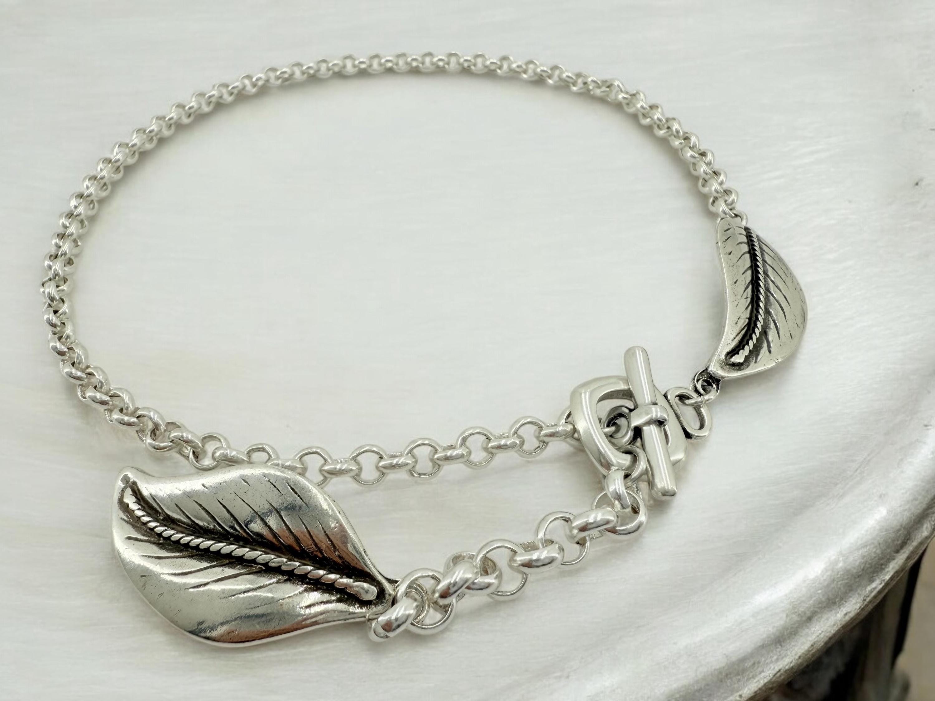 Chunky Silver Plated Lariat Necklace, Leaf Pendant, Toggle Clasp, Boho Style