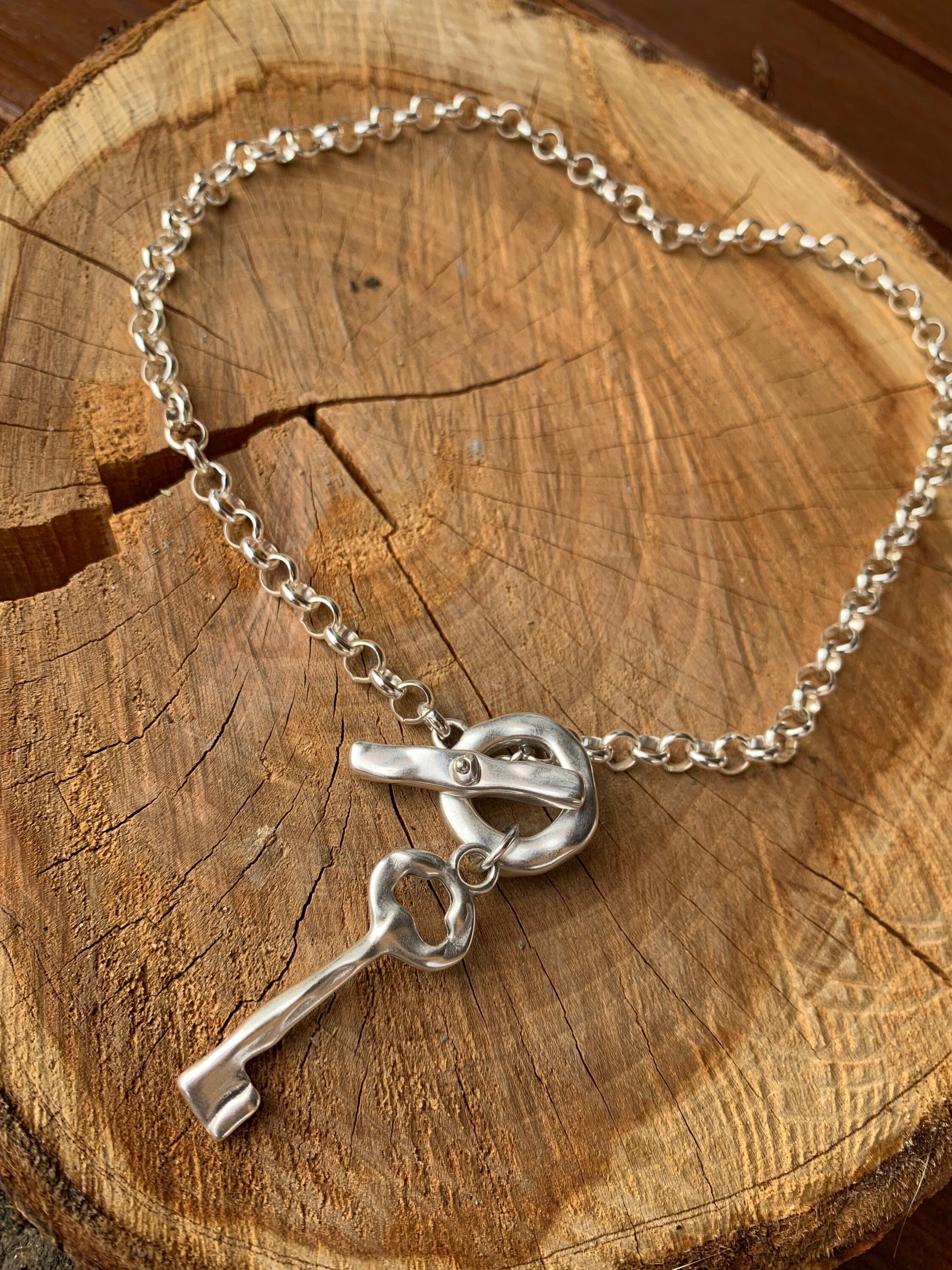 Artisian silver plated Chunky chain key pendant and toggle clasp necklace