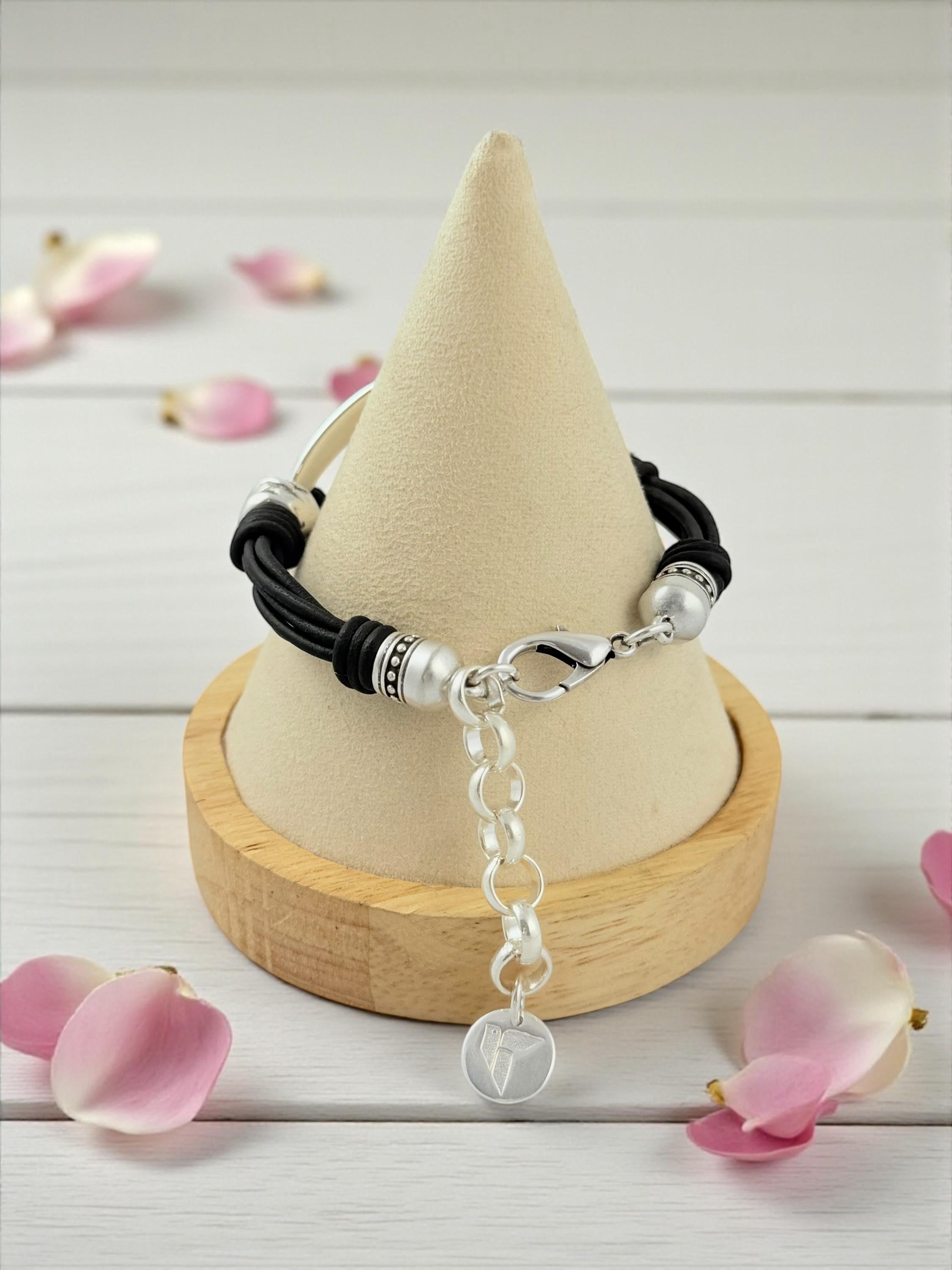 Chunky leather & silver bold bracelet – brutalist boho style – adjustable – handmade kukuri jewelry