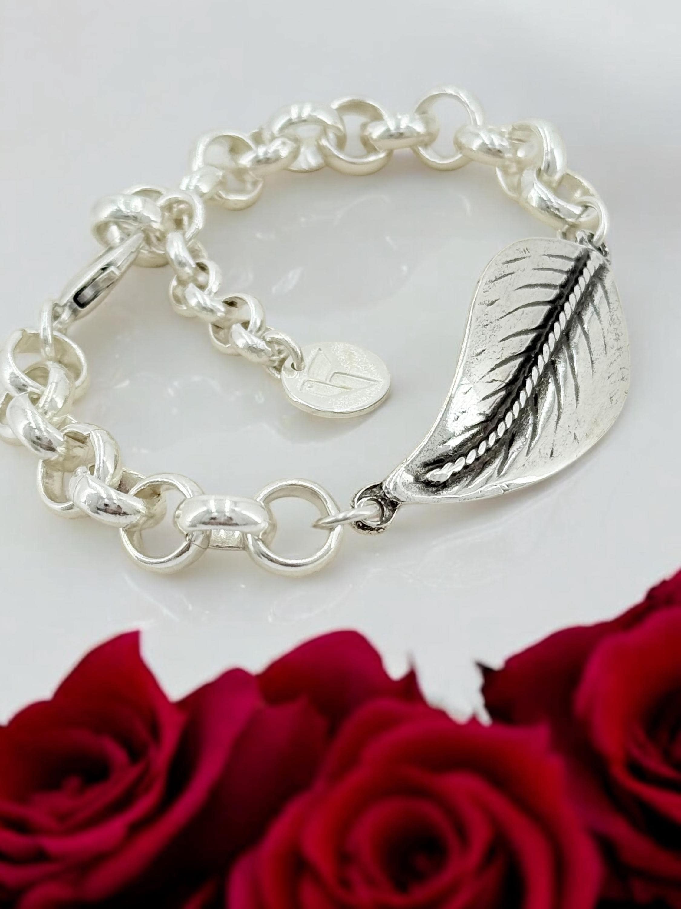 Chunky silver chain leaf shaped bracelet, bold link rolo bracelet, heavyweight chain bracelet, leaf bracelet, uno de 50 style, women’s gift