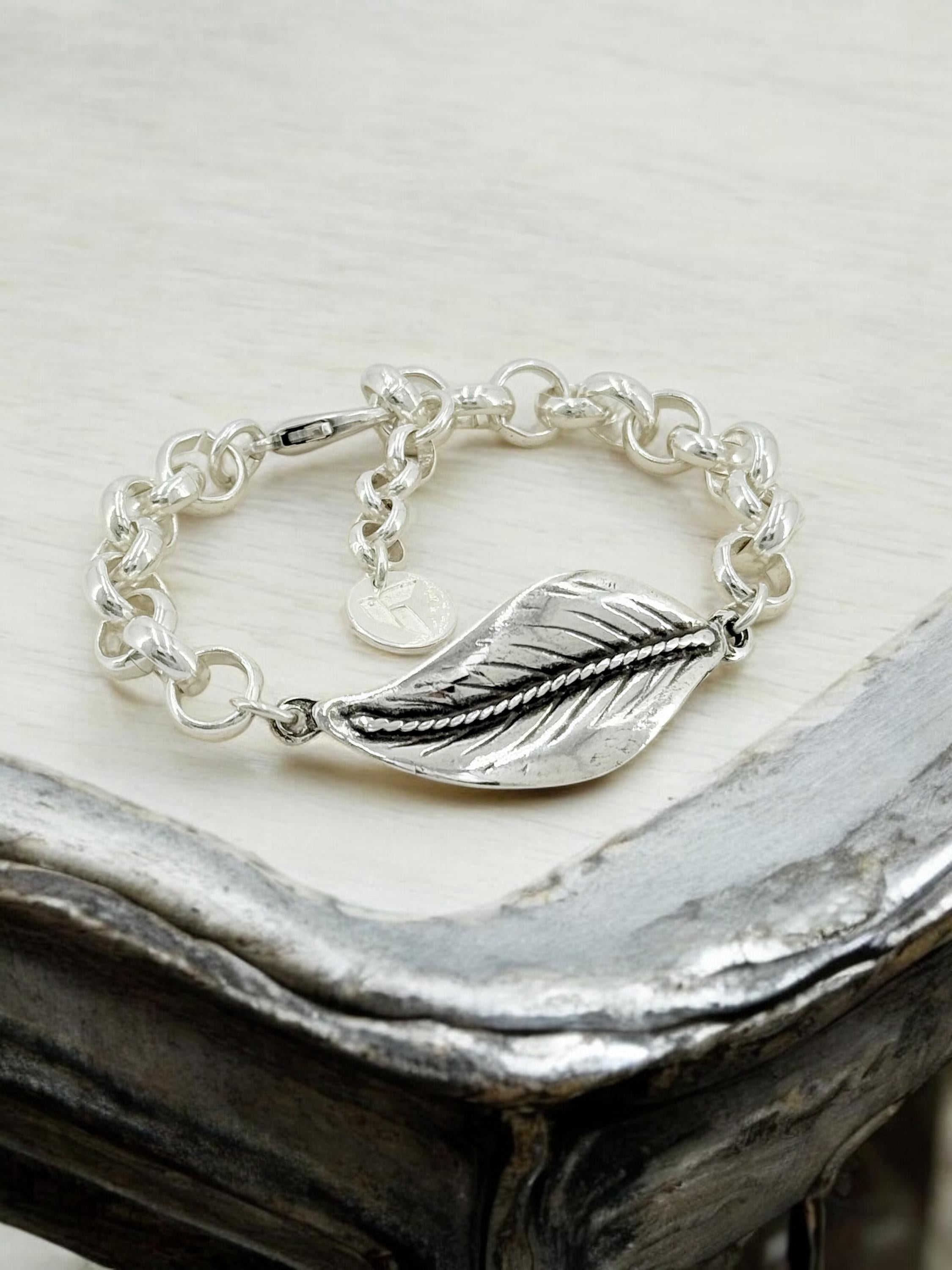 Chunky silver chain leaf shaped bracelet, bold link rolo bracelet, heavyweight chain bracelet, leaf bracelet, uno de 50 style, women’s gift