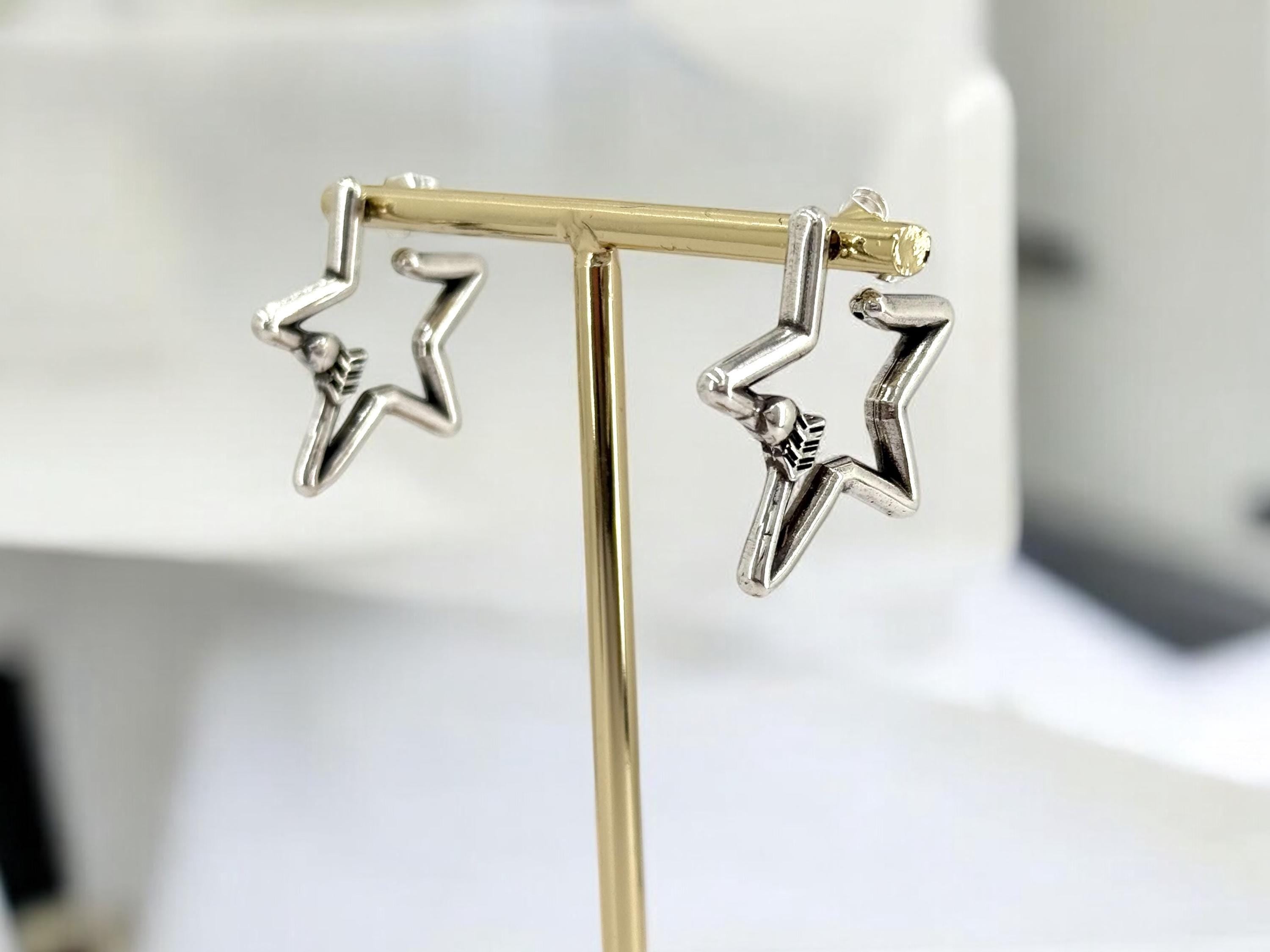 Chunky silver heart-shaped arrow hoop earrings – romantic sculptural design - rock style jewelry
