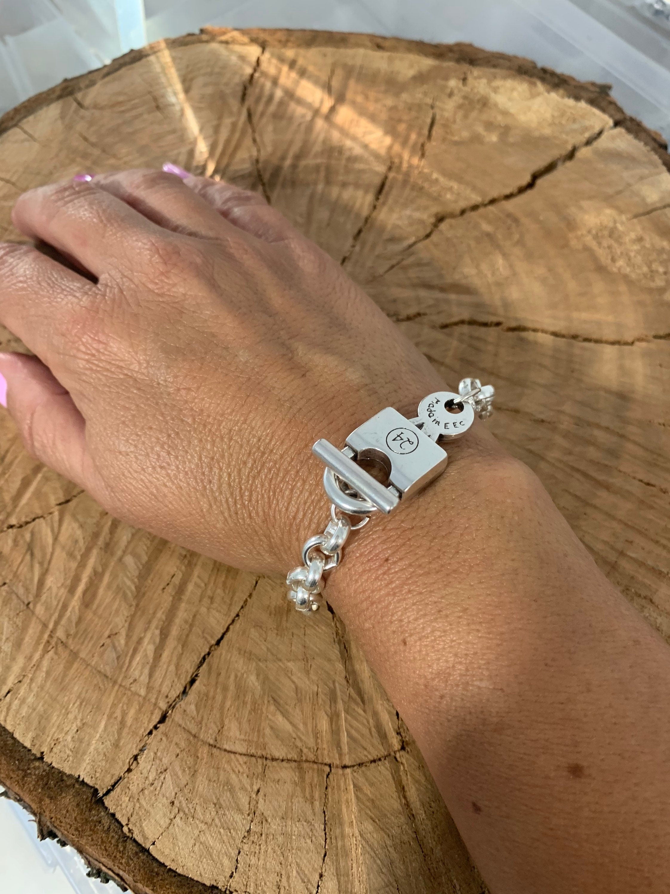 Chunky Silver chain bracelet with padlock, bold link rolo bracelet, heavyweight chain bracelet, voluminous bracelet, uno de 50 style, gift