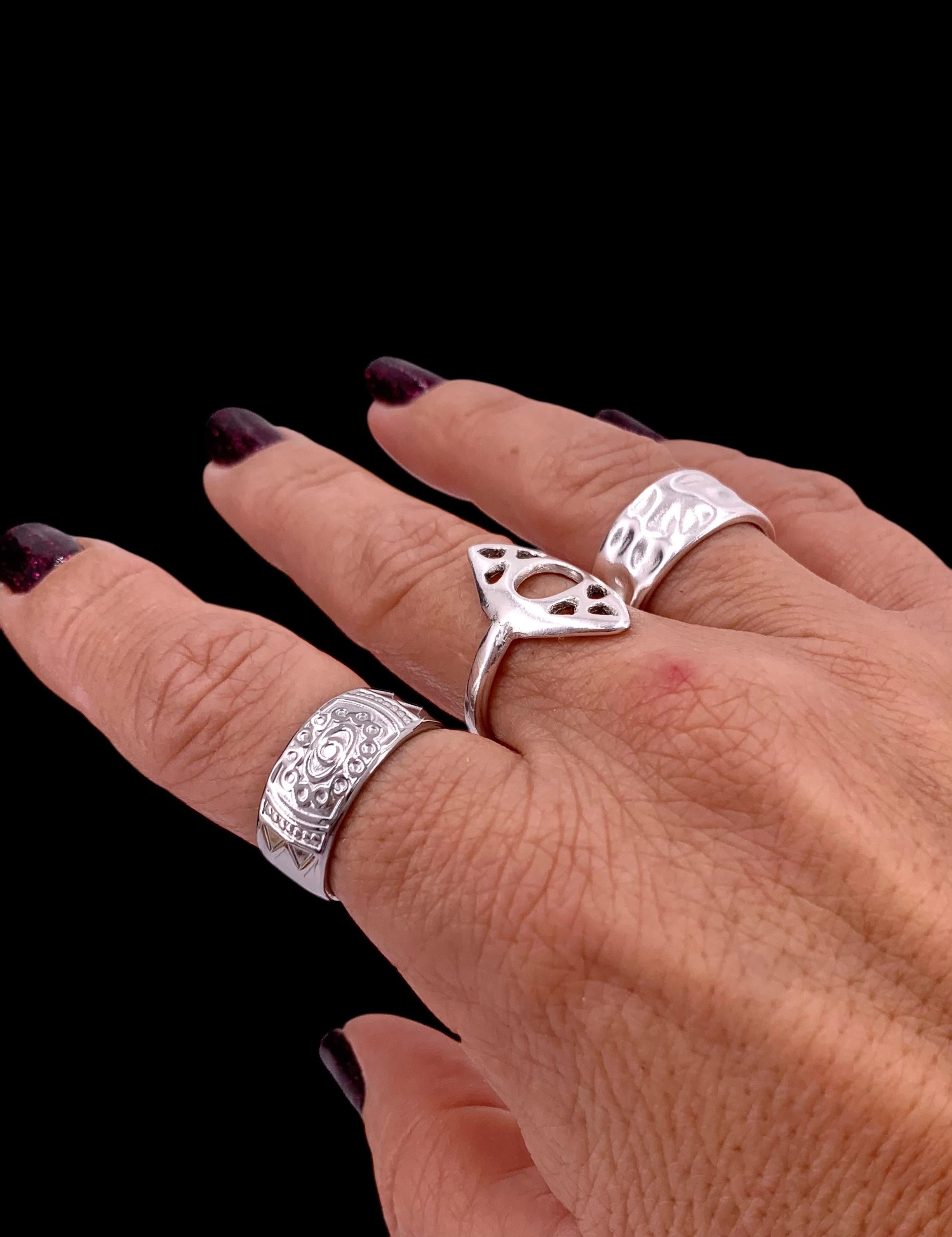Chunky ring, Silver boho ring, engraved  boho silver ring, chunky ring, Statement ring, Uno de 50 Style, curved ring, Egyptian eye ring