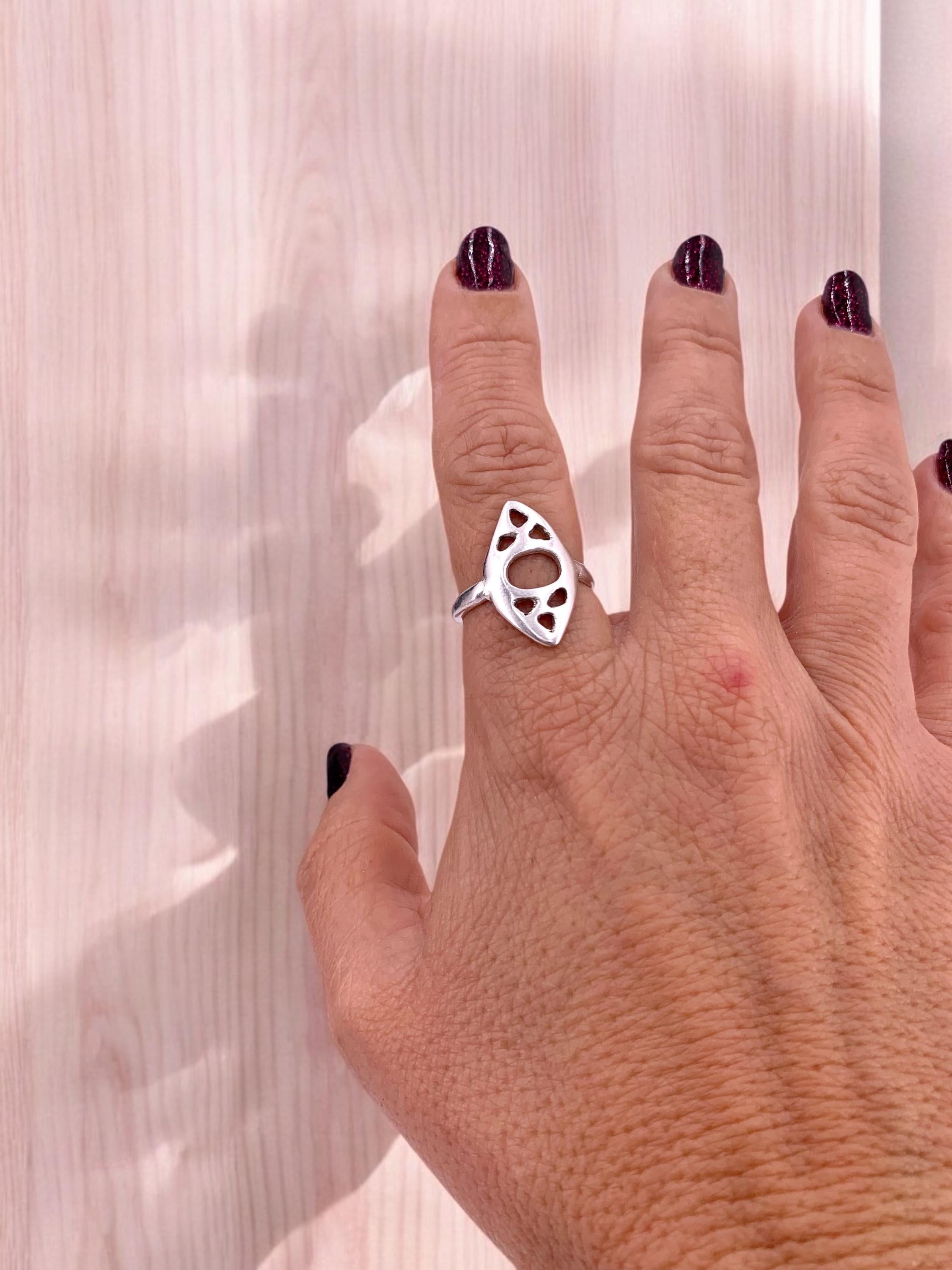 Chunky ring, Silver boho ring, engraved  boho silver ring, chunky ring, Statement ring, Uno de 50 Style, curved ring, Egyptian eye ring