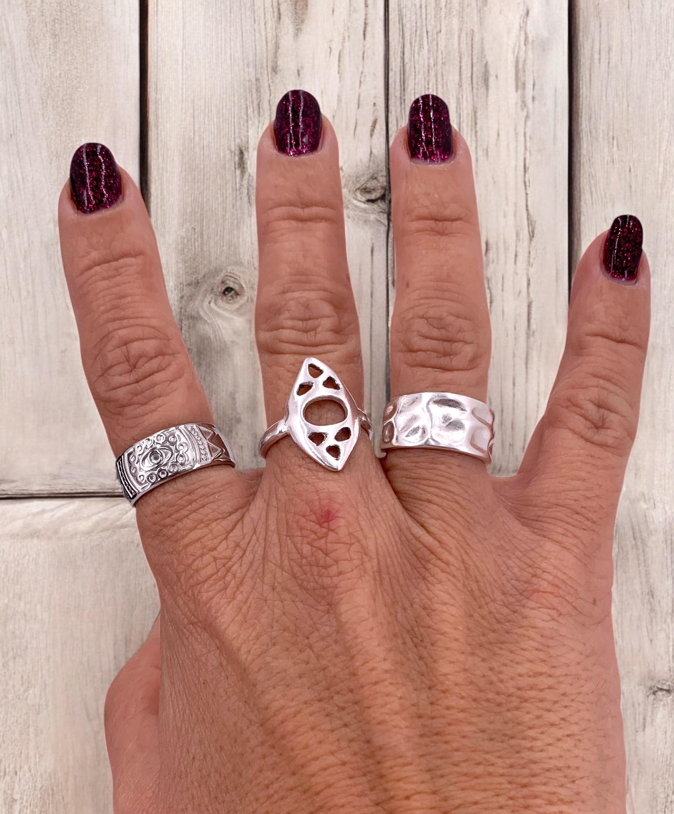 Chunky ring, Silver boho ring, engraved  boho silver ring, chunky ring, Statement ring, Uno de 50 Style, curved ring, Egyptian eye ring